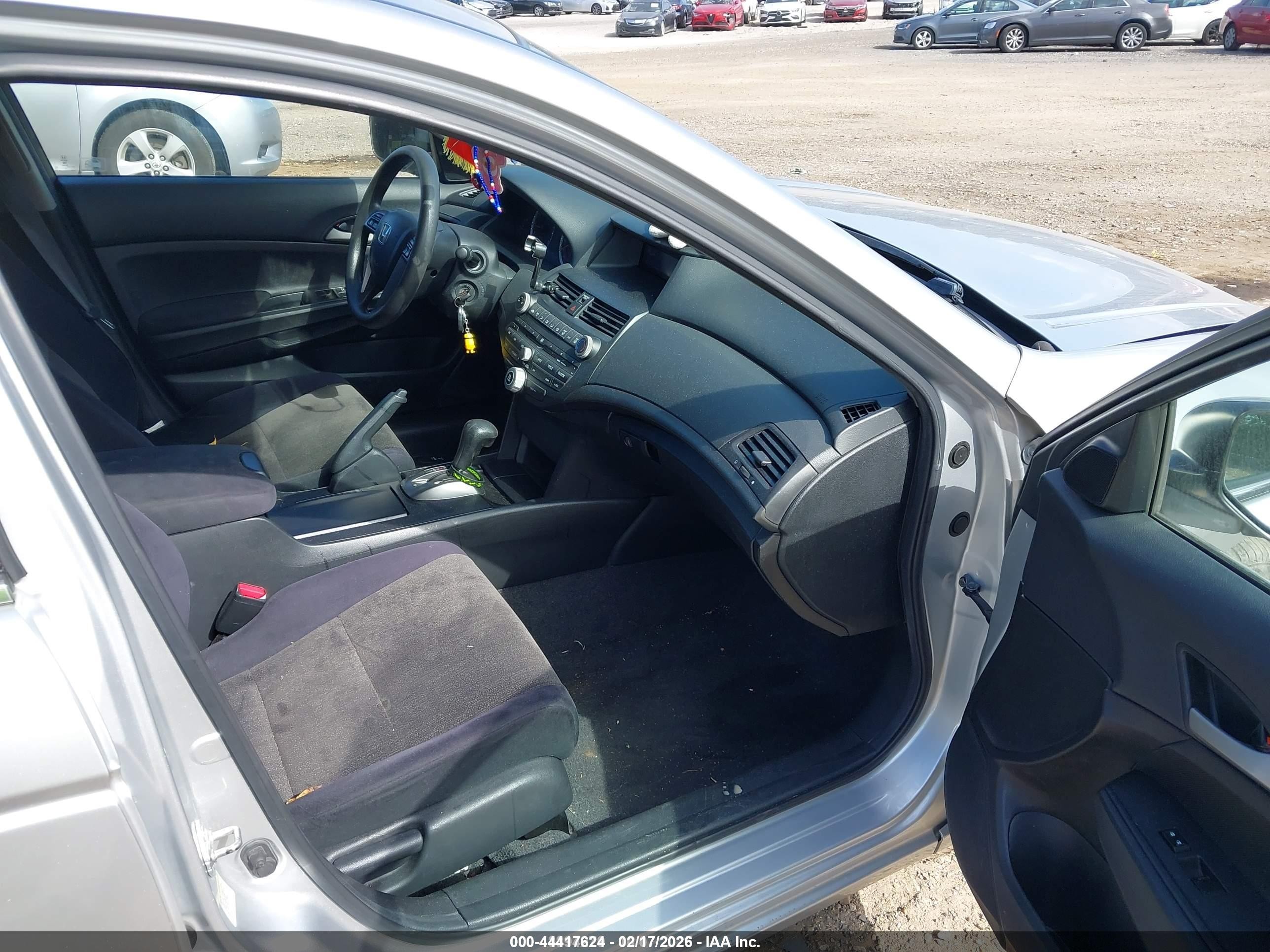 2010 Honda Accord 2.4 Lx Silver vin: 1HGCP2F37AA003643