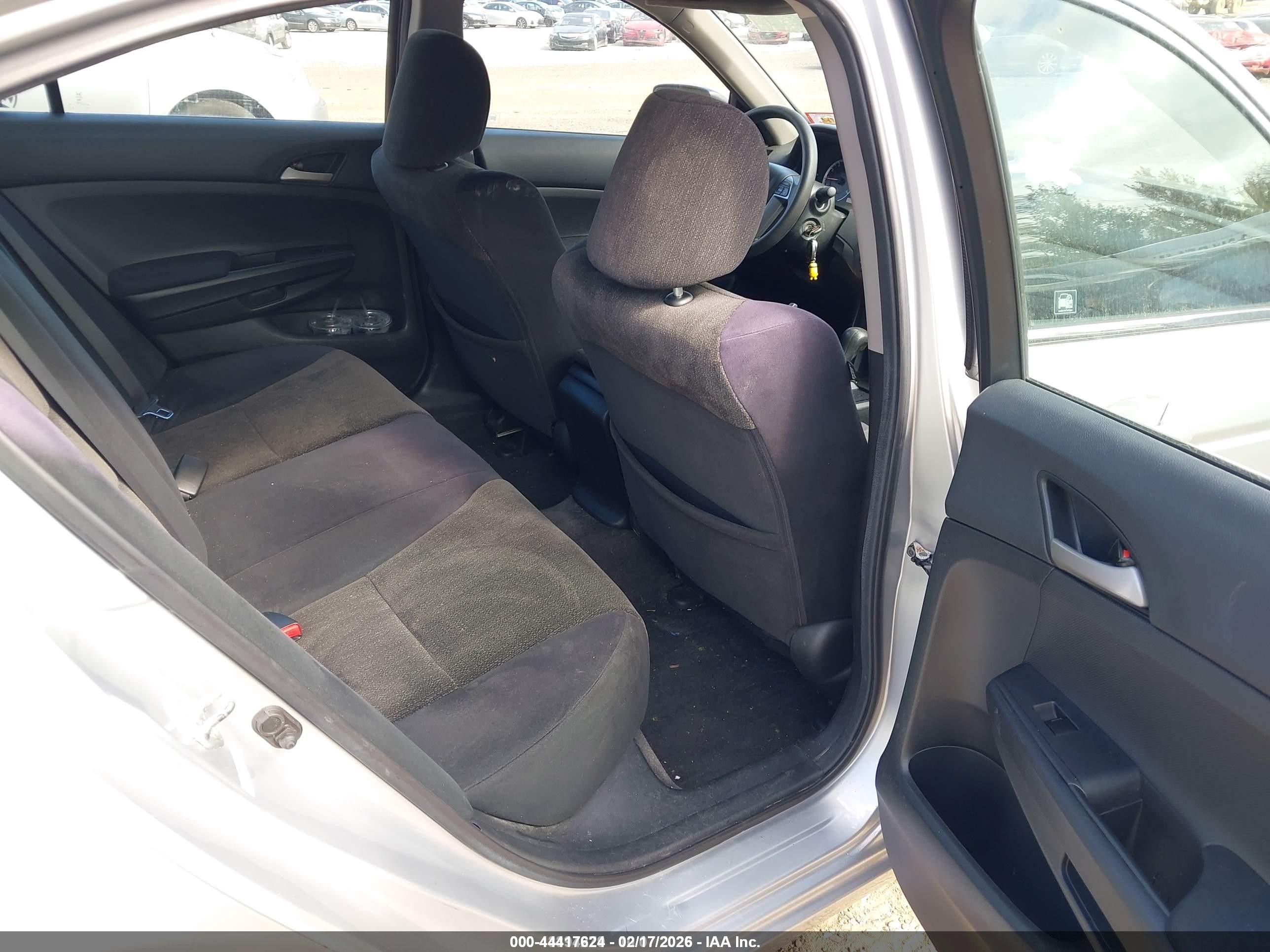 2010 Honda Accord 2.4 Lx Silver vin: 1HGCP2F37AA003643