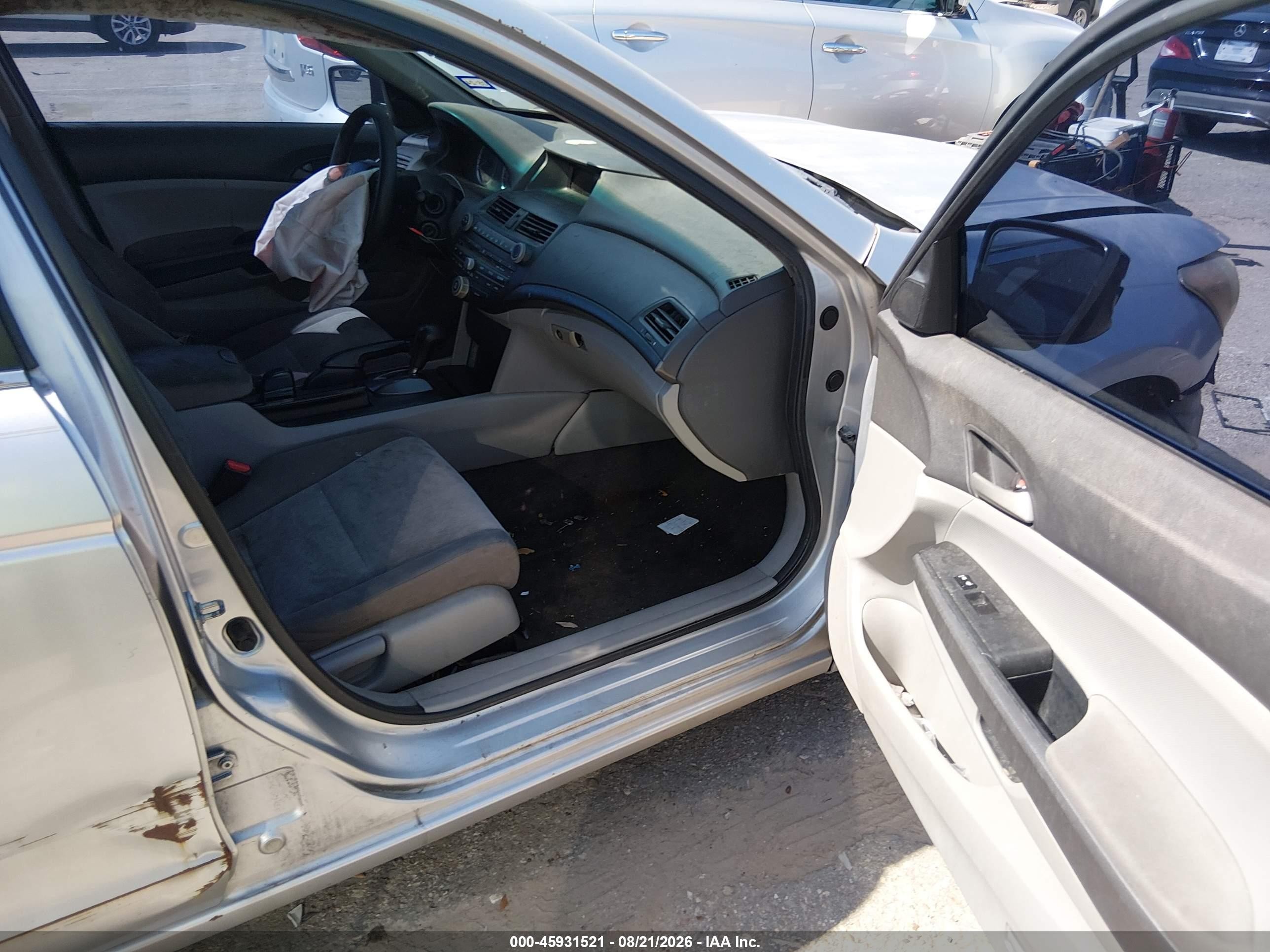 2010 Honda Accord 2.4 Lx Silver vin: 1HGCP2F37AA051109