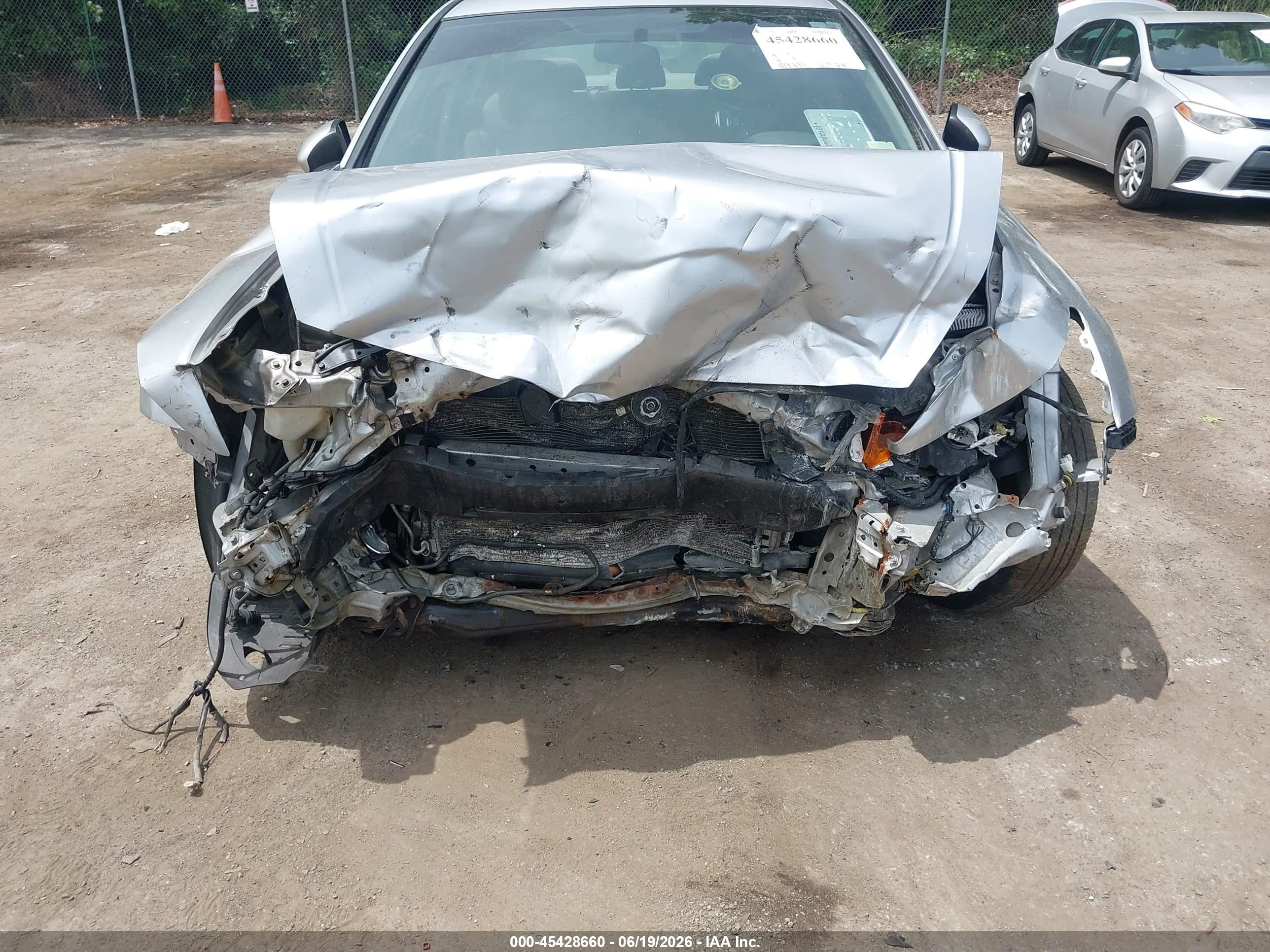 2010 Honda Accord 2.4 Lx Серебряный vin: 1HGCP2F37AA078021