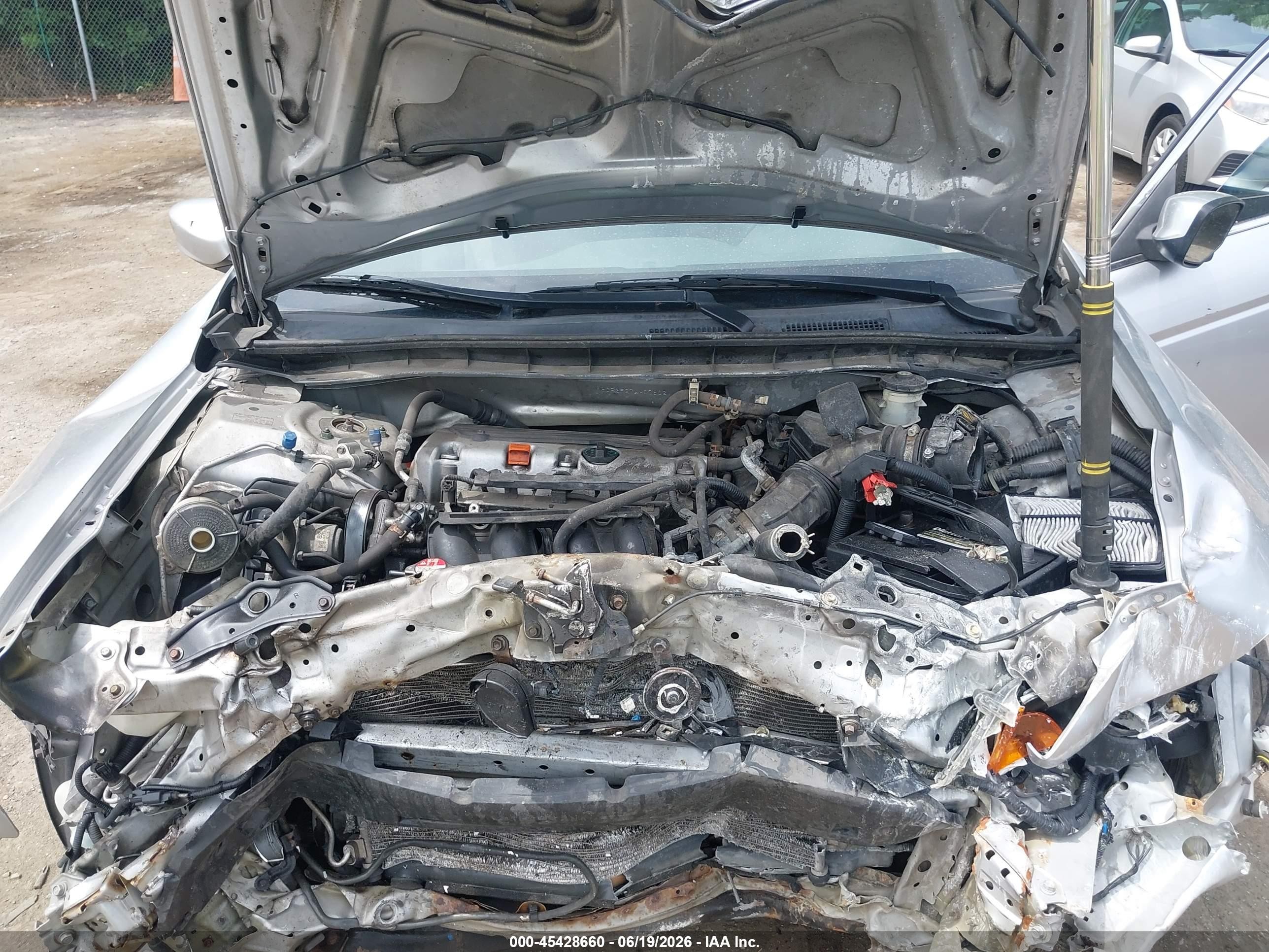 2010 Honda Accord 2.4 Lx Серебряный vin: 1HGCP2F37AA078021