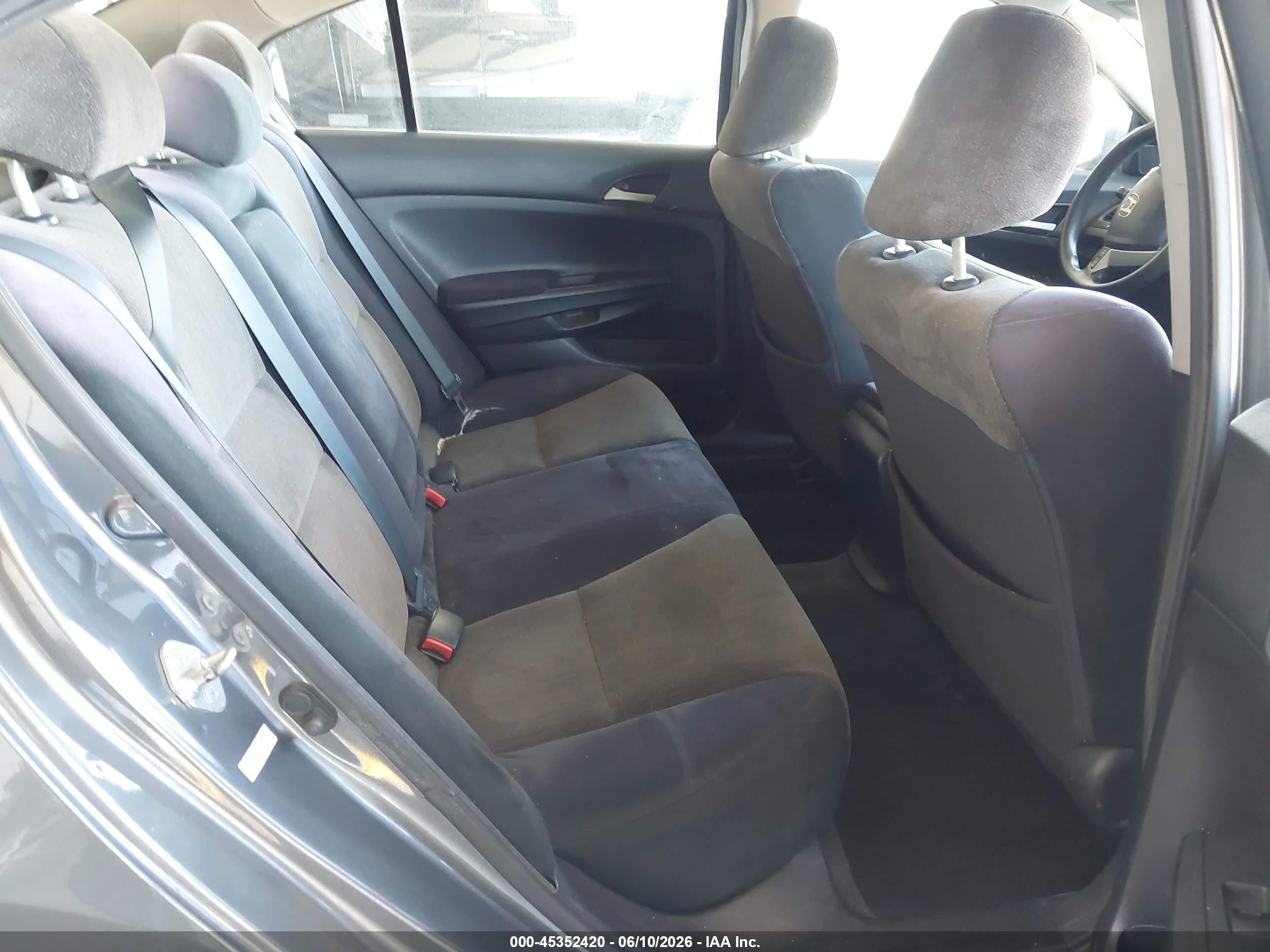 2010 Honda Accord 2.4 Lx Серый vin: 1HGCP2F37AA188874