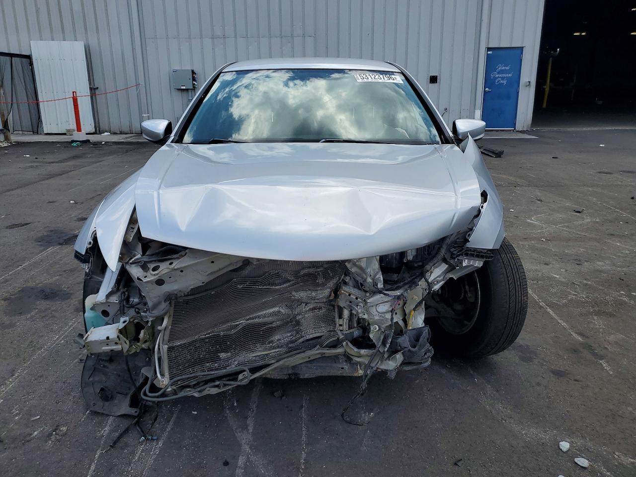 2011 Honda Accord Lx Серебряный vin: 1HGCP2F37BA036529