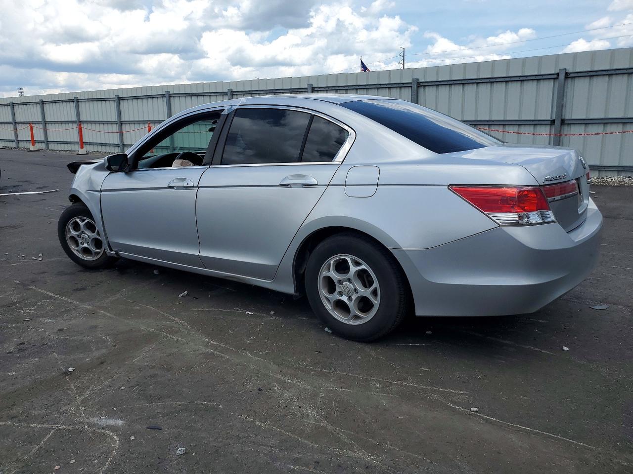 2011 Honda Accord Lx Серебряный vin: 1HGCP2F37BA036529
