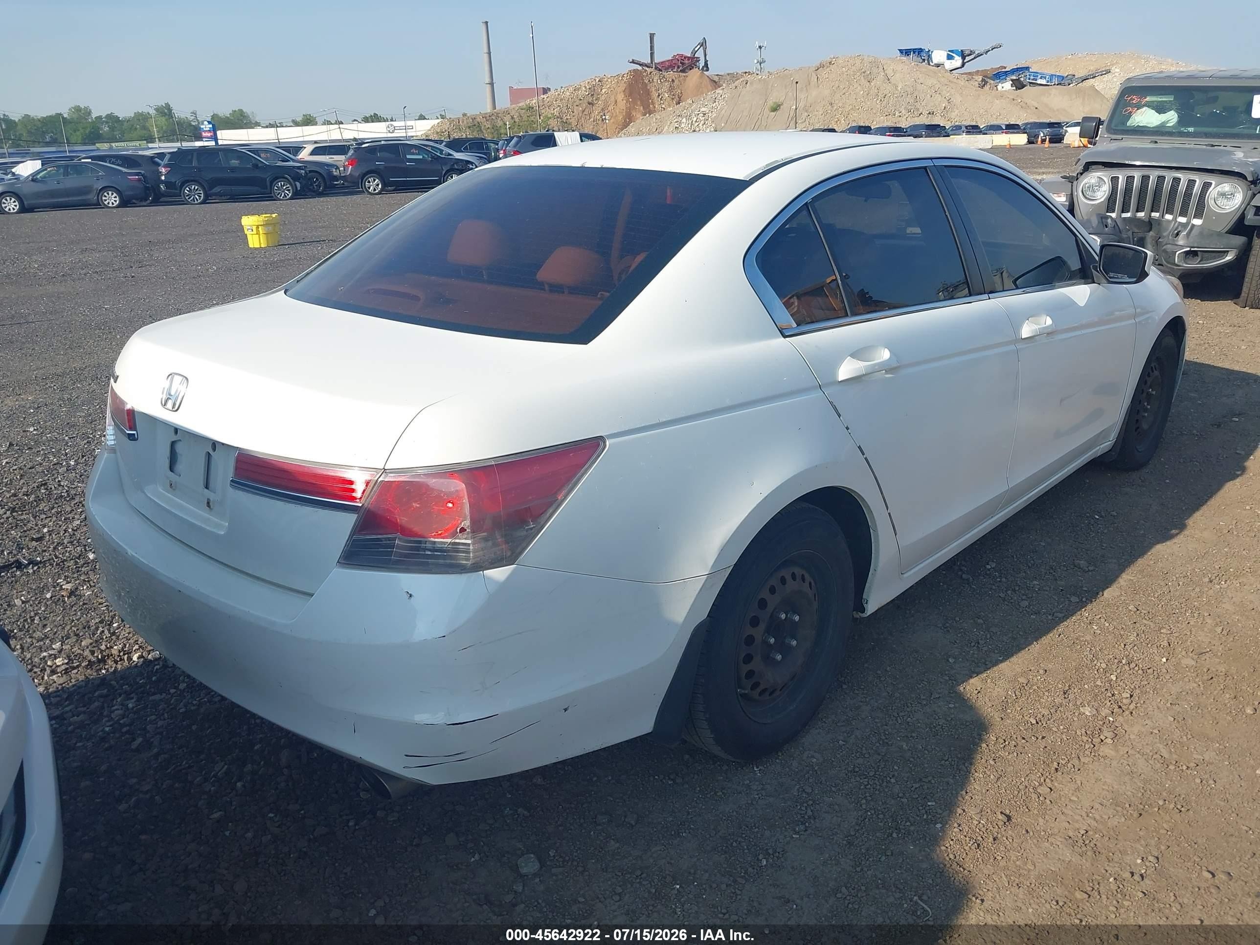 2011 Honda Accord 2.4 Lx White vin: 1HGCP2F37BA057641