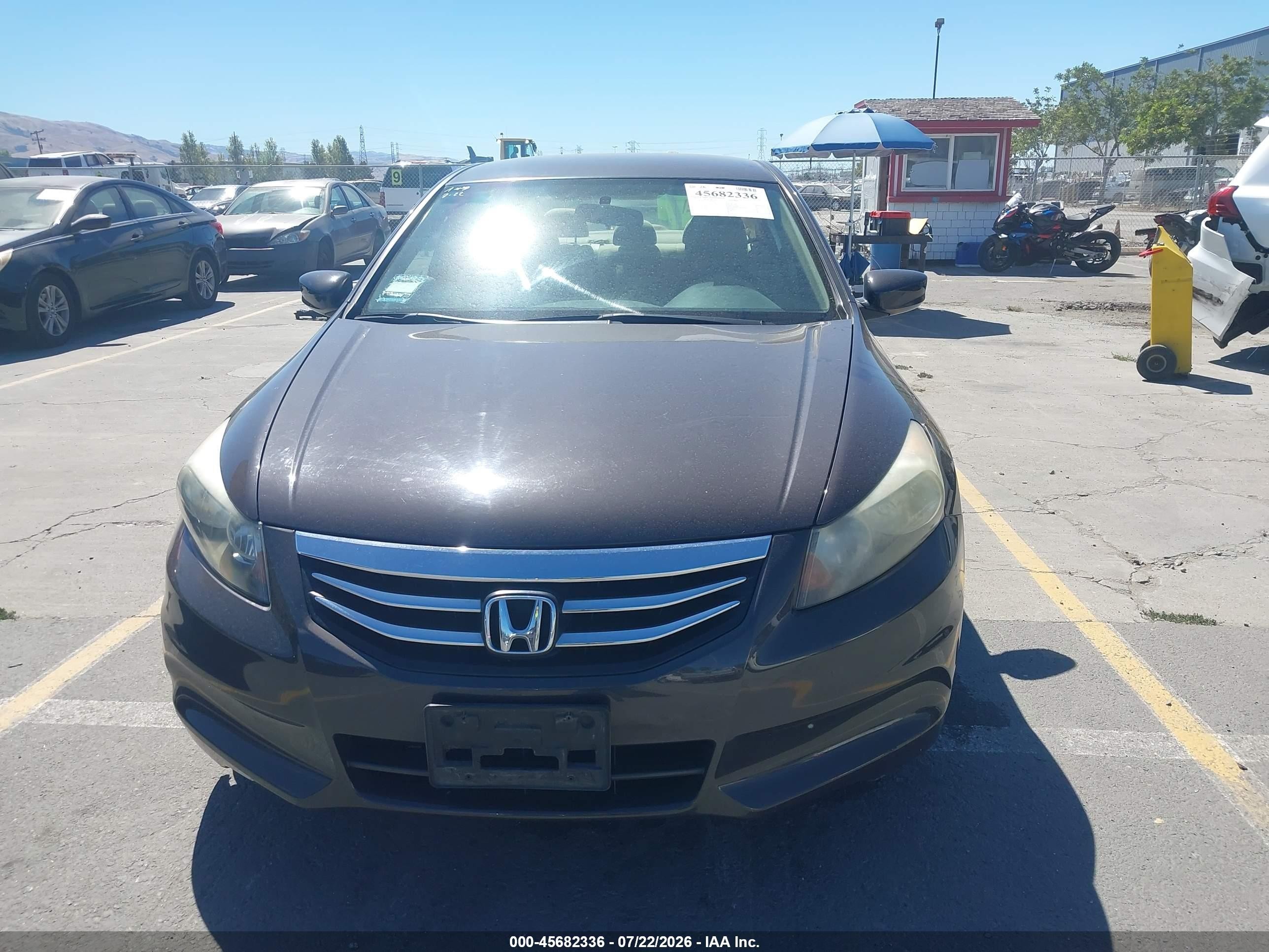 2011 Honda Accord 2.4 Lx Коричневый vin: 1HGCP2F37BA089554