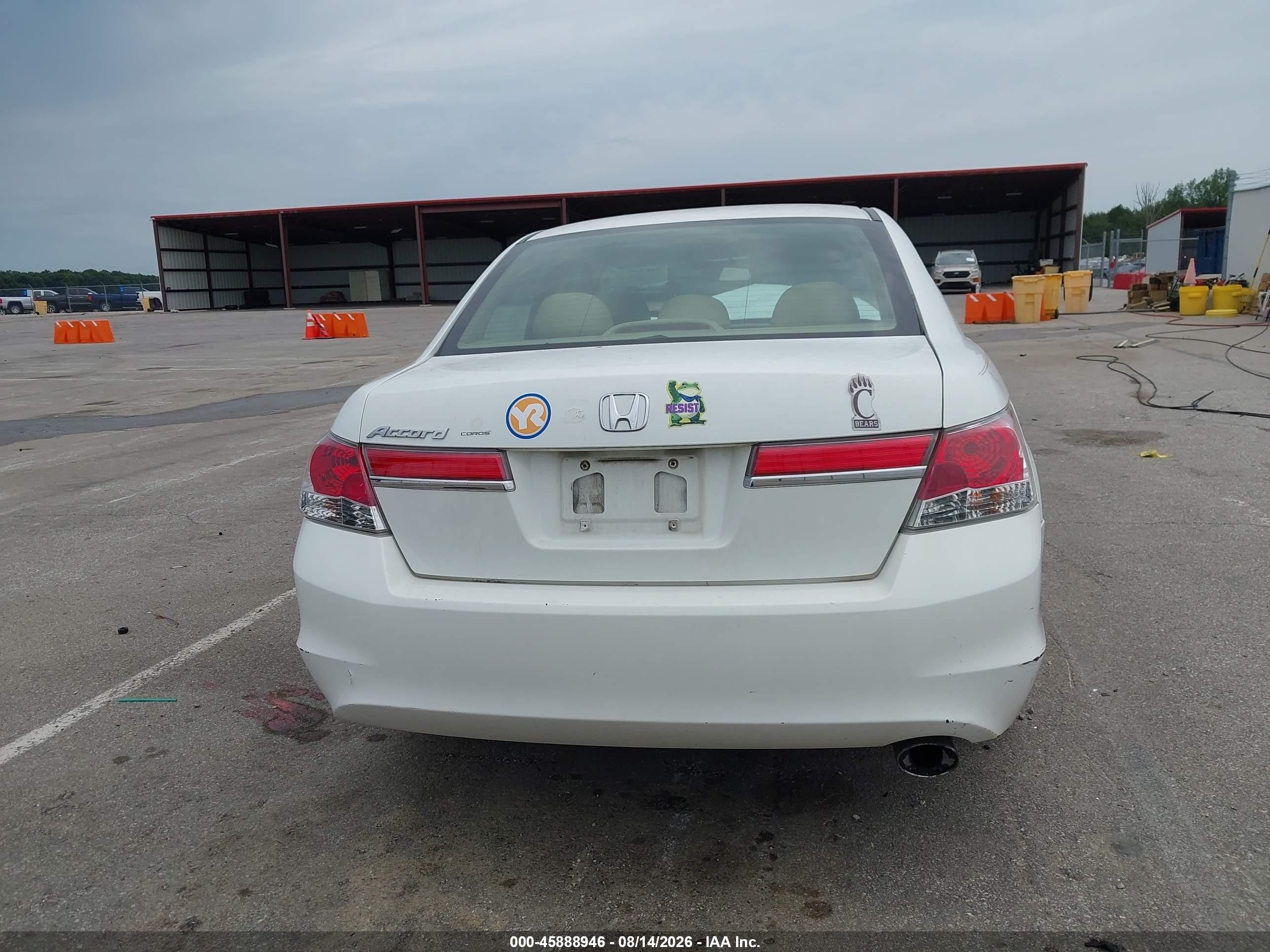 2011 Honda Accord 2.4 Lx White vin: 1HGCP2F37BA107938