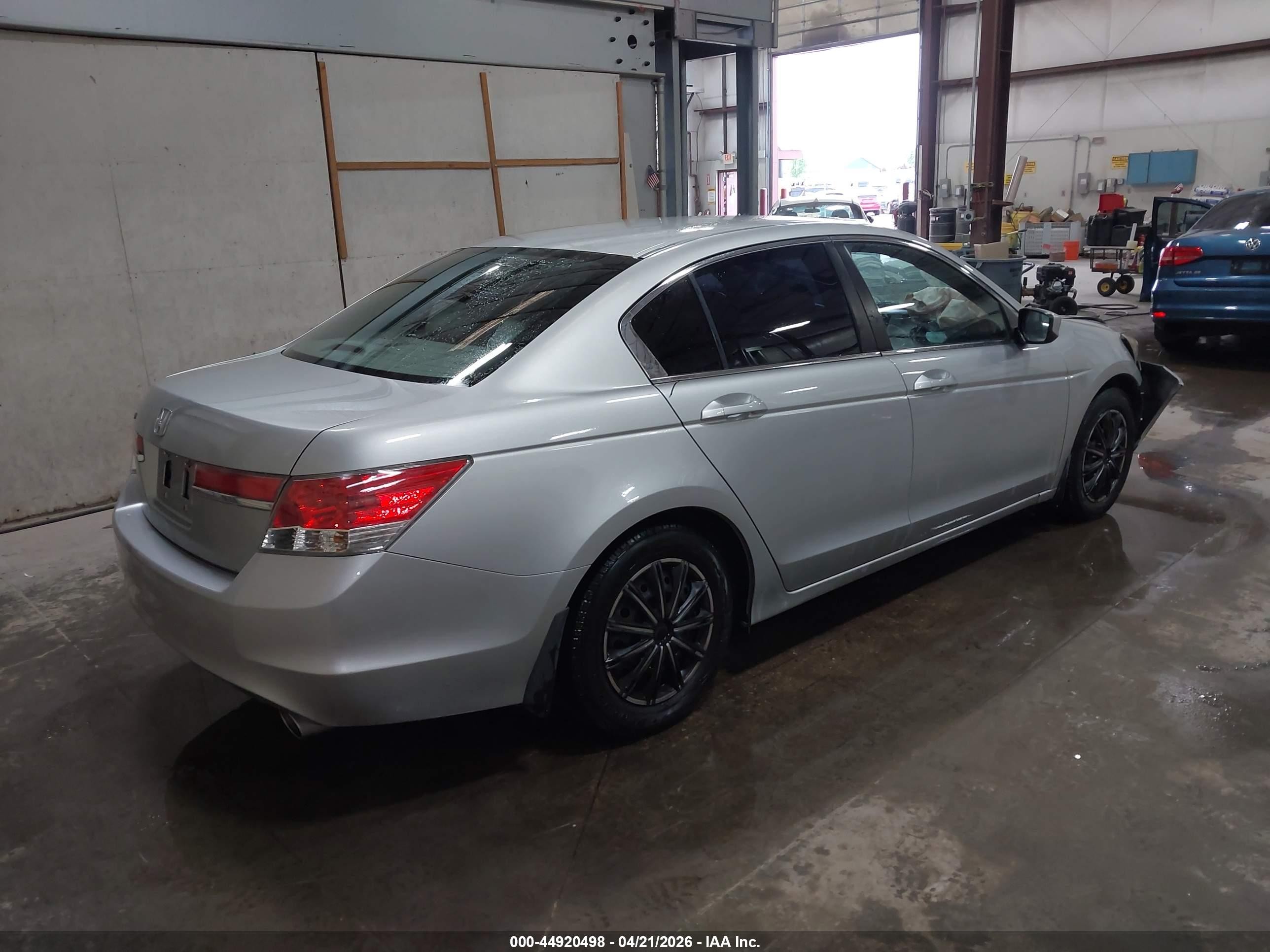 2012 Honda Accord 2.4 Lx Серебряный vin: 1HGCP2F37CA064896