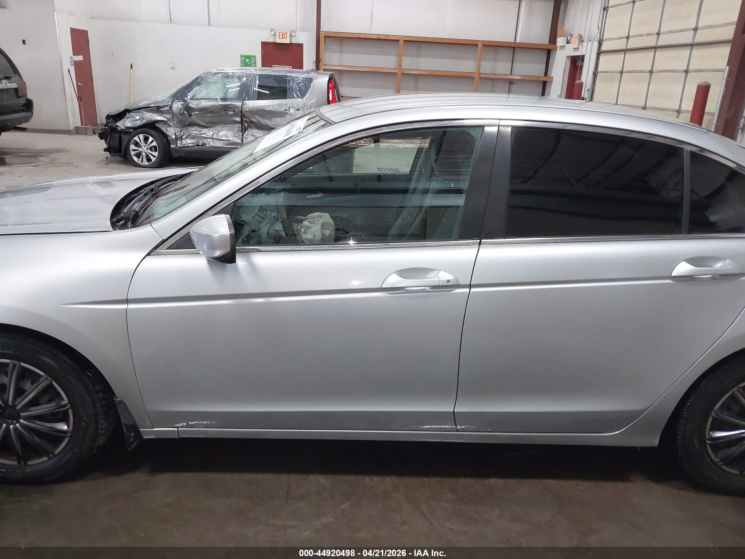 2012 Honda Accord 2.4 Lx Серебряный vin: 1HGCP2F37CA064896