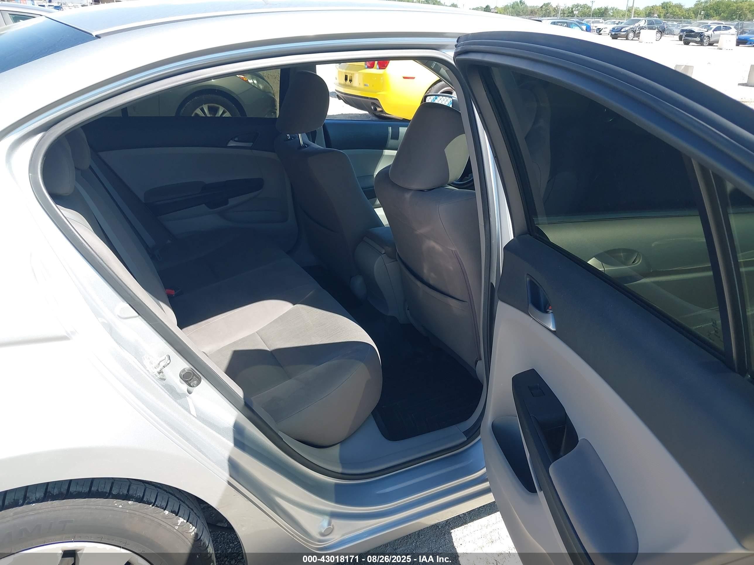 2012 Honda Accord 2.4 Lx Silver vin: 1HGCP2F37CA158793
