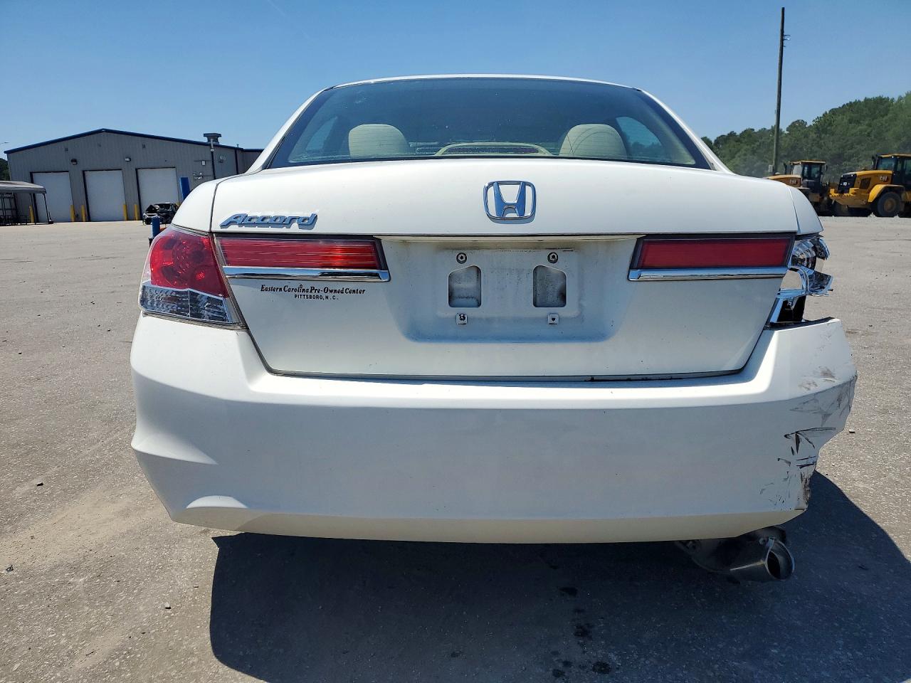 2012 Honda Accord White vin: 1HGCP2F37CA228695