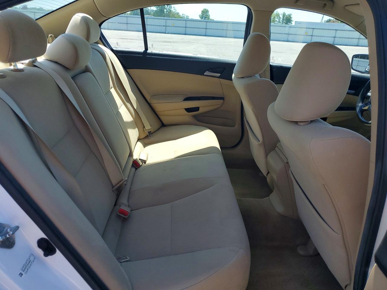 2012 Honda Accord White vin: 1HGCP2F37CA228695