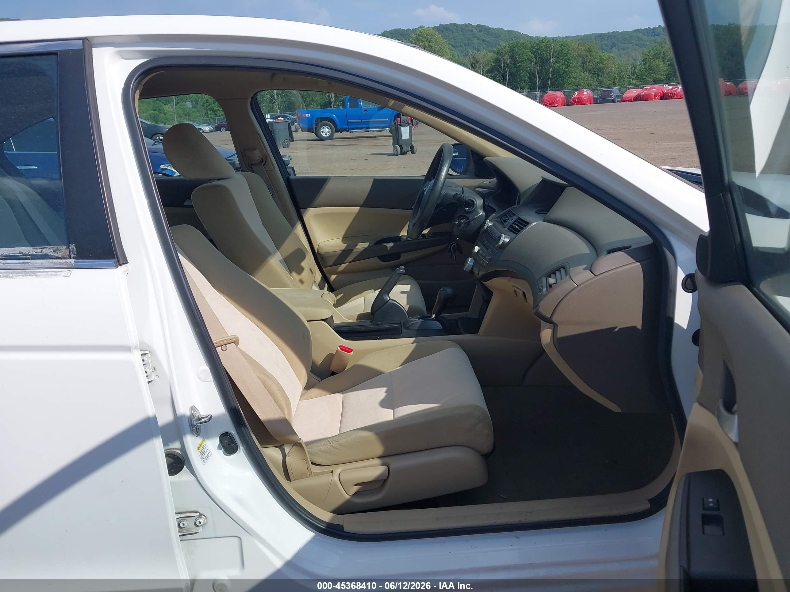 2010 Honda Accord 2.4 Lx White vin: 1HGCP2F38AA134192