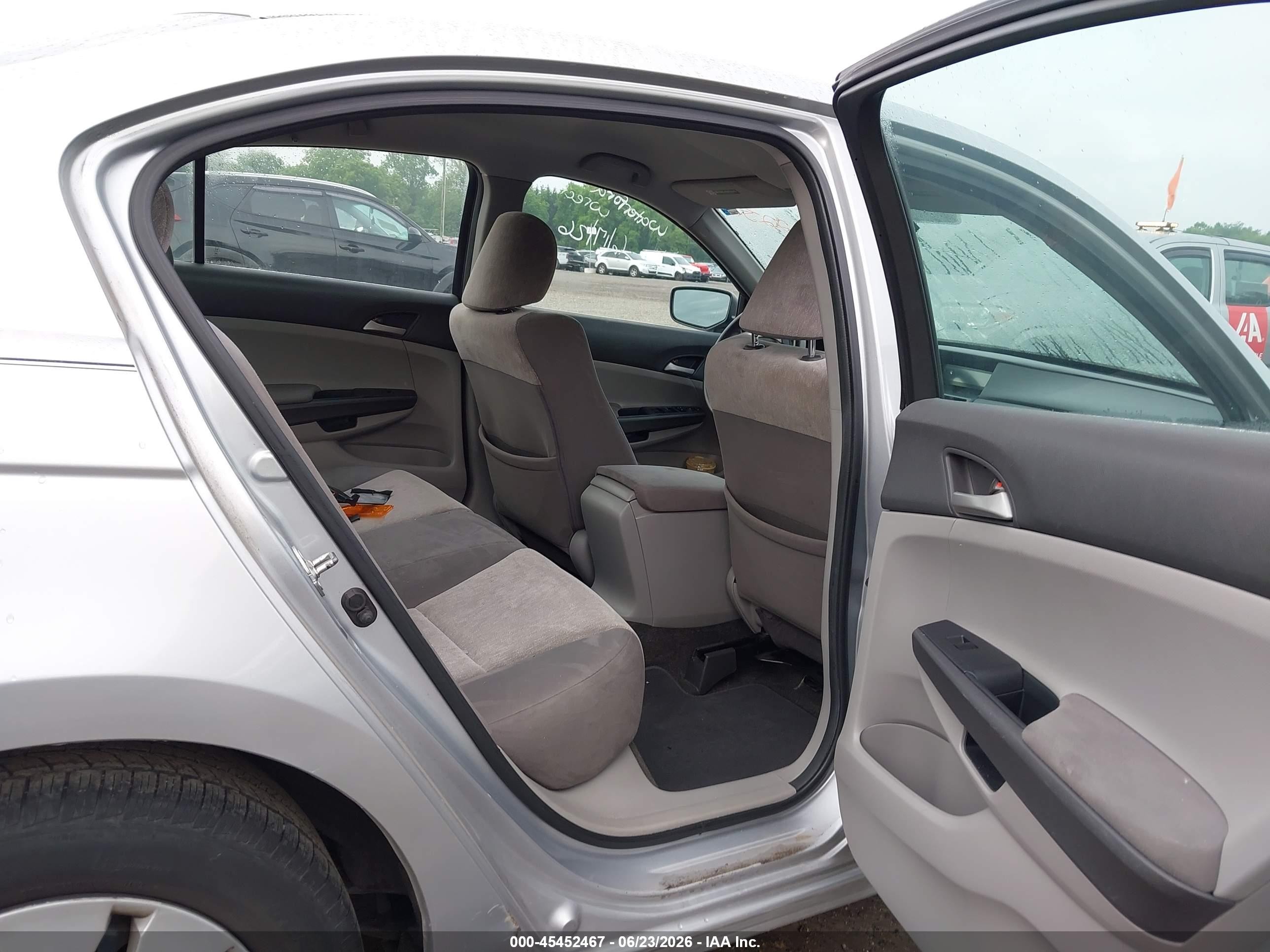 2010 Honda Accord 2.4 Lx Серебряный vin: 1HGCP2F38AA171405