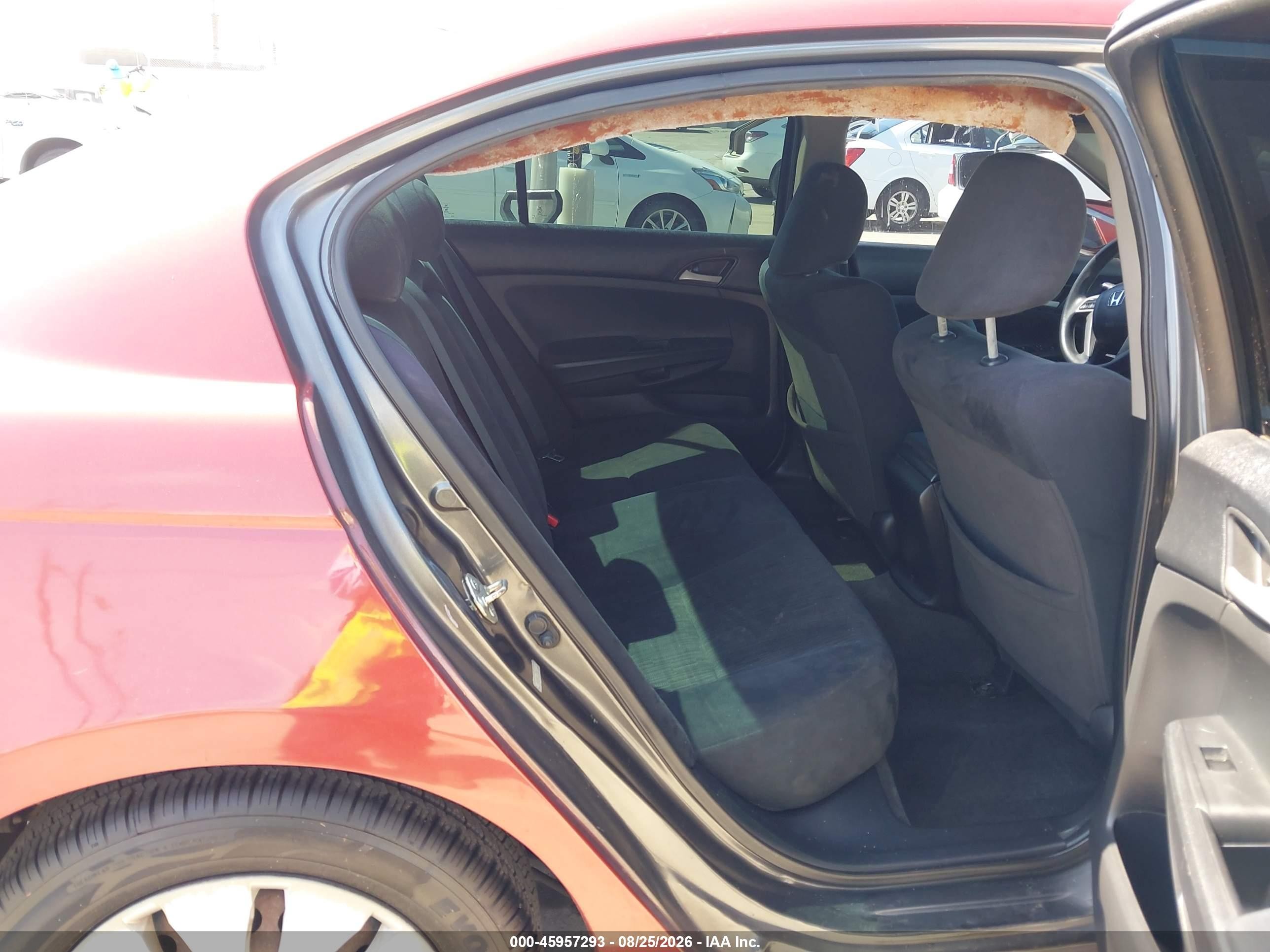 2011 Honda Accord 2.4 Lx Red vin: 1HGCP2F38BA017374