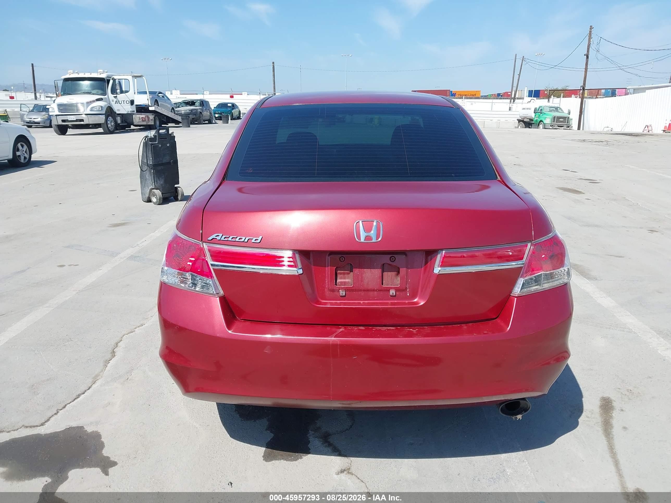 2011 Honda Accord 2.4 Lx Red vin: 1HGCP2F38BA017374