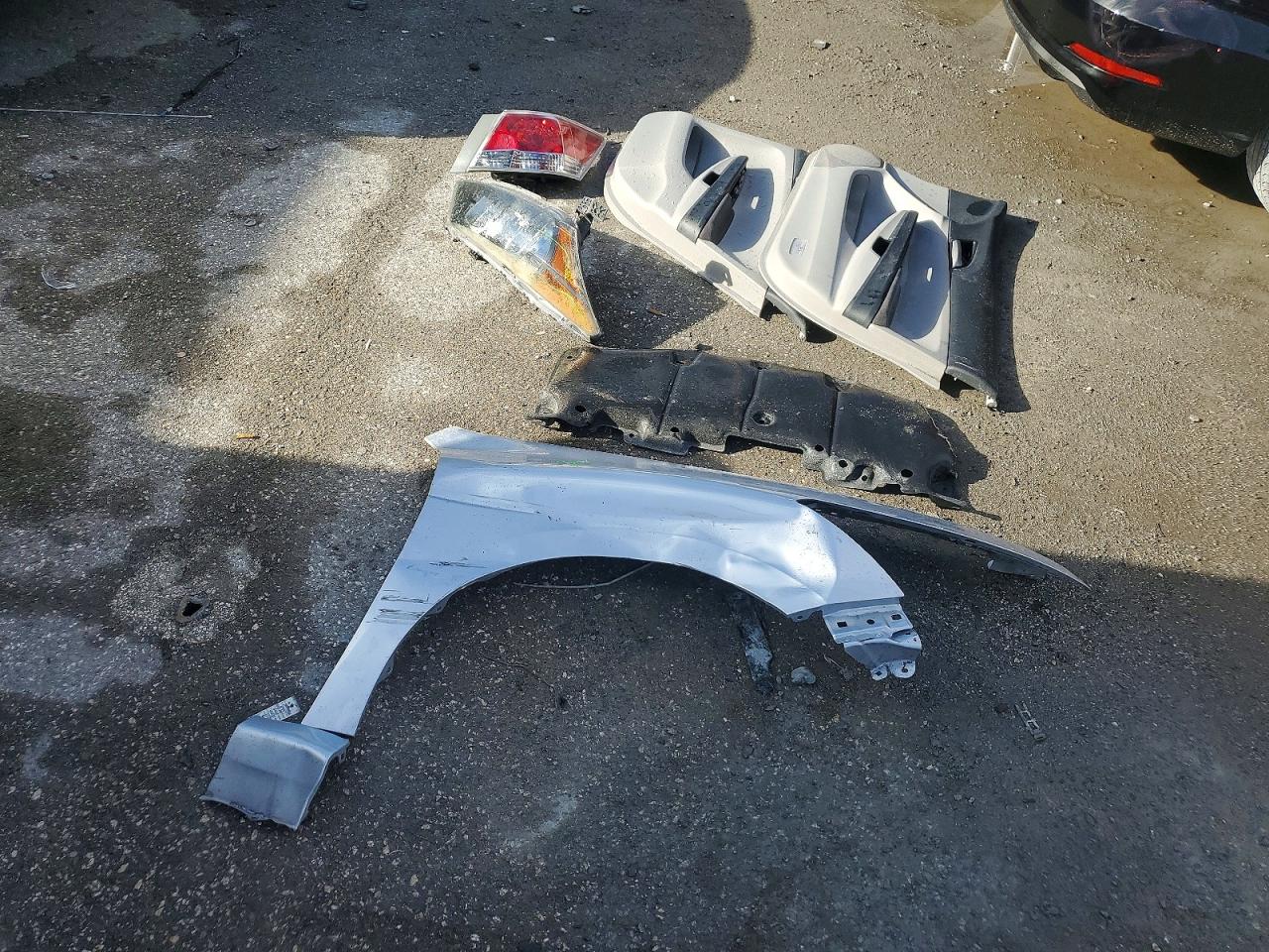 2011 Honda Accord Lx Silver vin: 1HGCP2F38BA071158