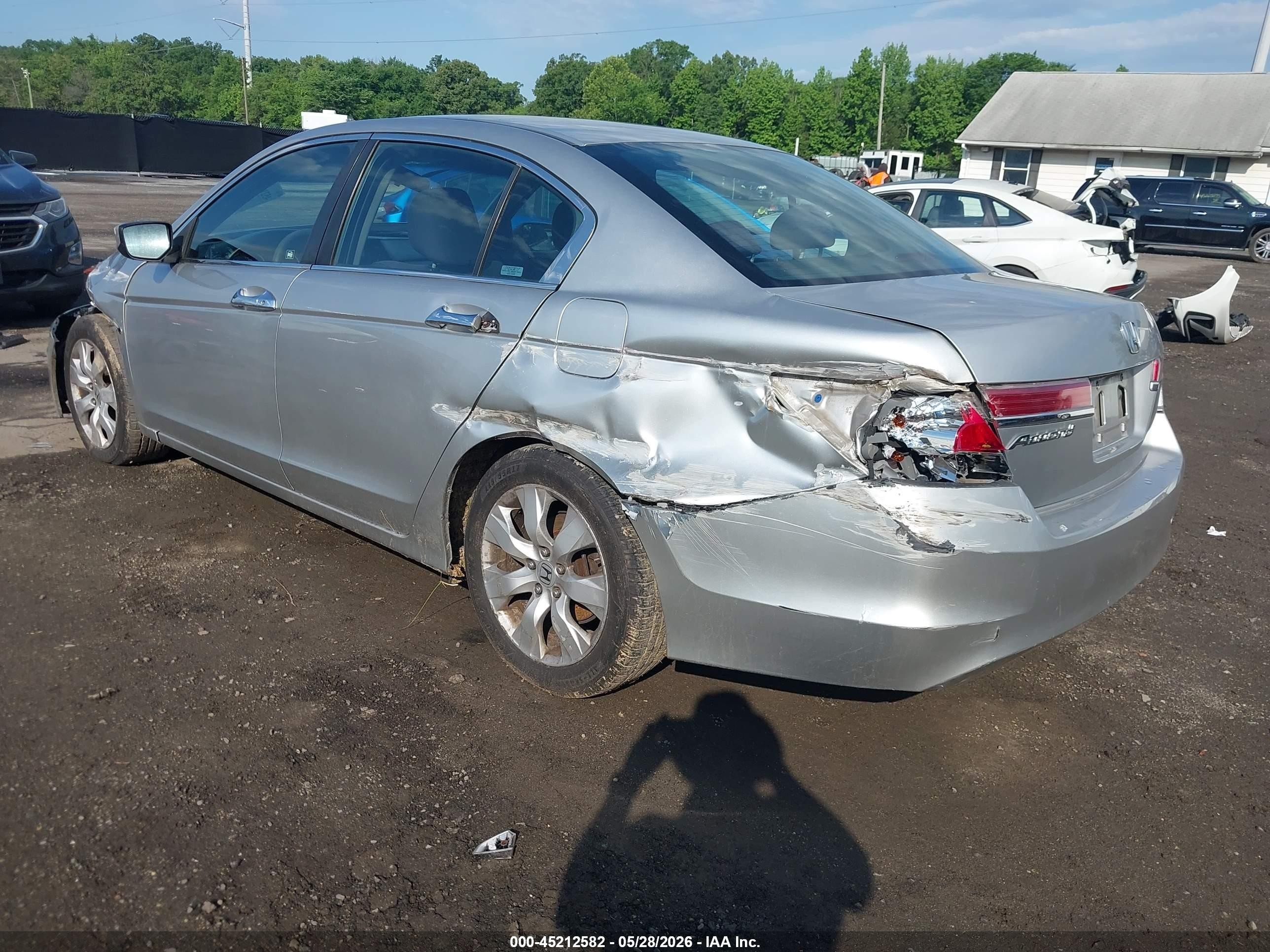 2011 Honda Accord 2.4 Lx Silver vin: 1HGCP2F38BA143895