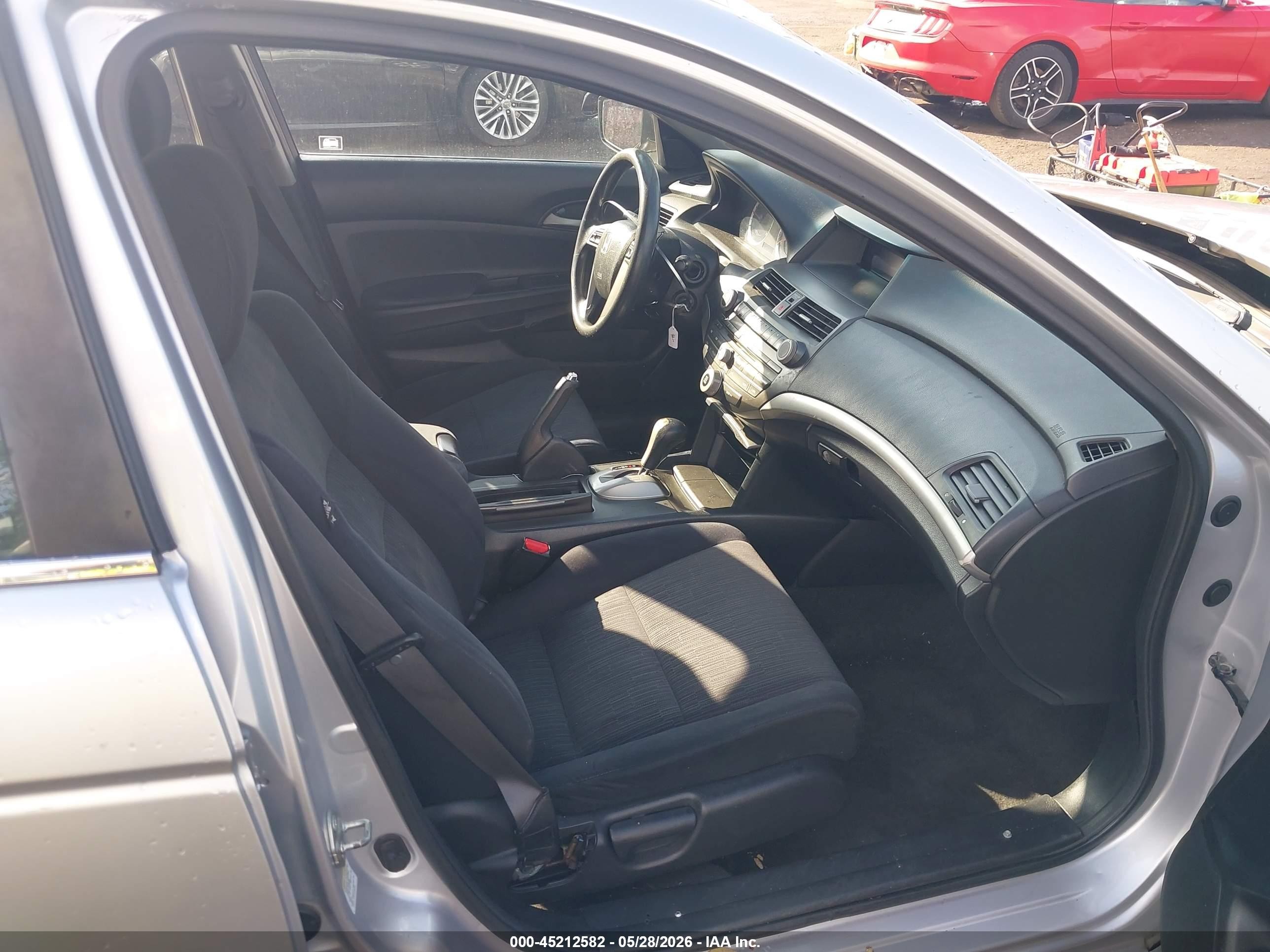 2011 Honda Accord 2.4 Lx Silver vin: 1HGCP2F38BA143895