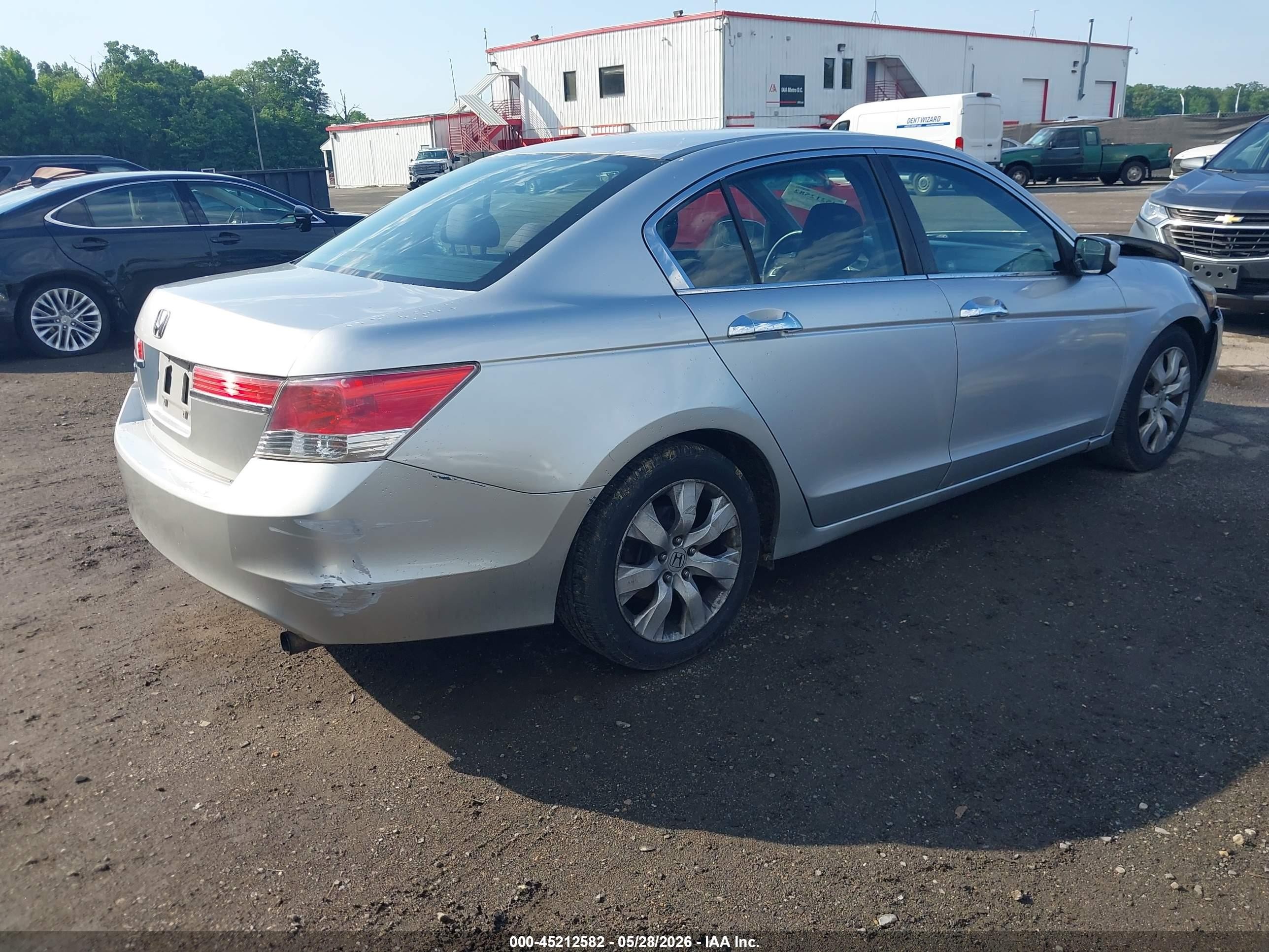 2011 Honda Accord 2.4 Lx Silver vin: 1HGCP2F38BA143895