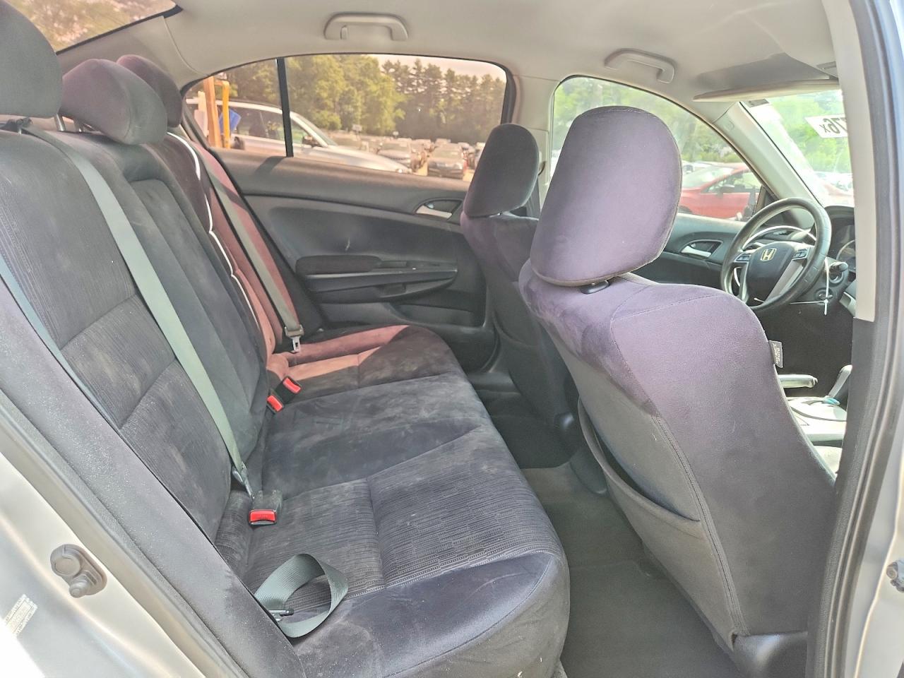 2012 Honda Accord Lx Серебряный vin: 1HGCP2F38CA057620