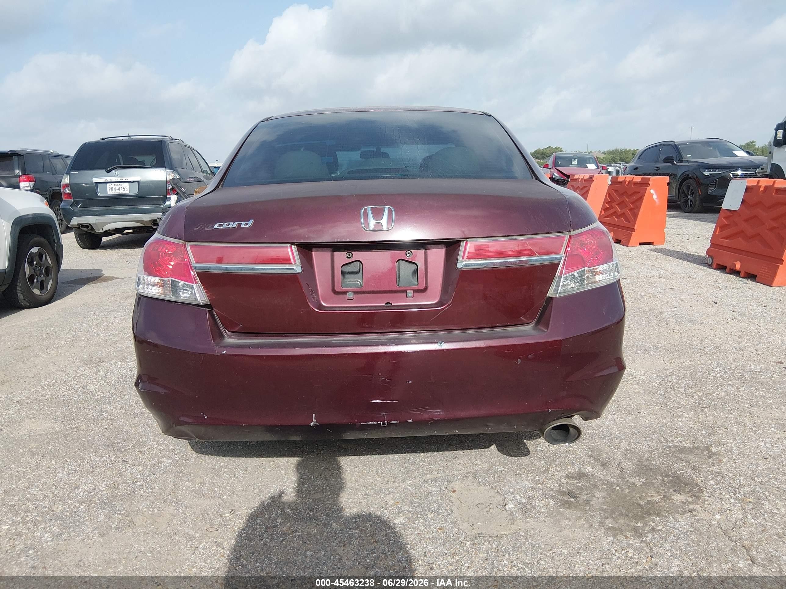 2012 Honda Accord 2.4 Lx Burgundy vin: 1HGCP2F38CA115922