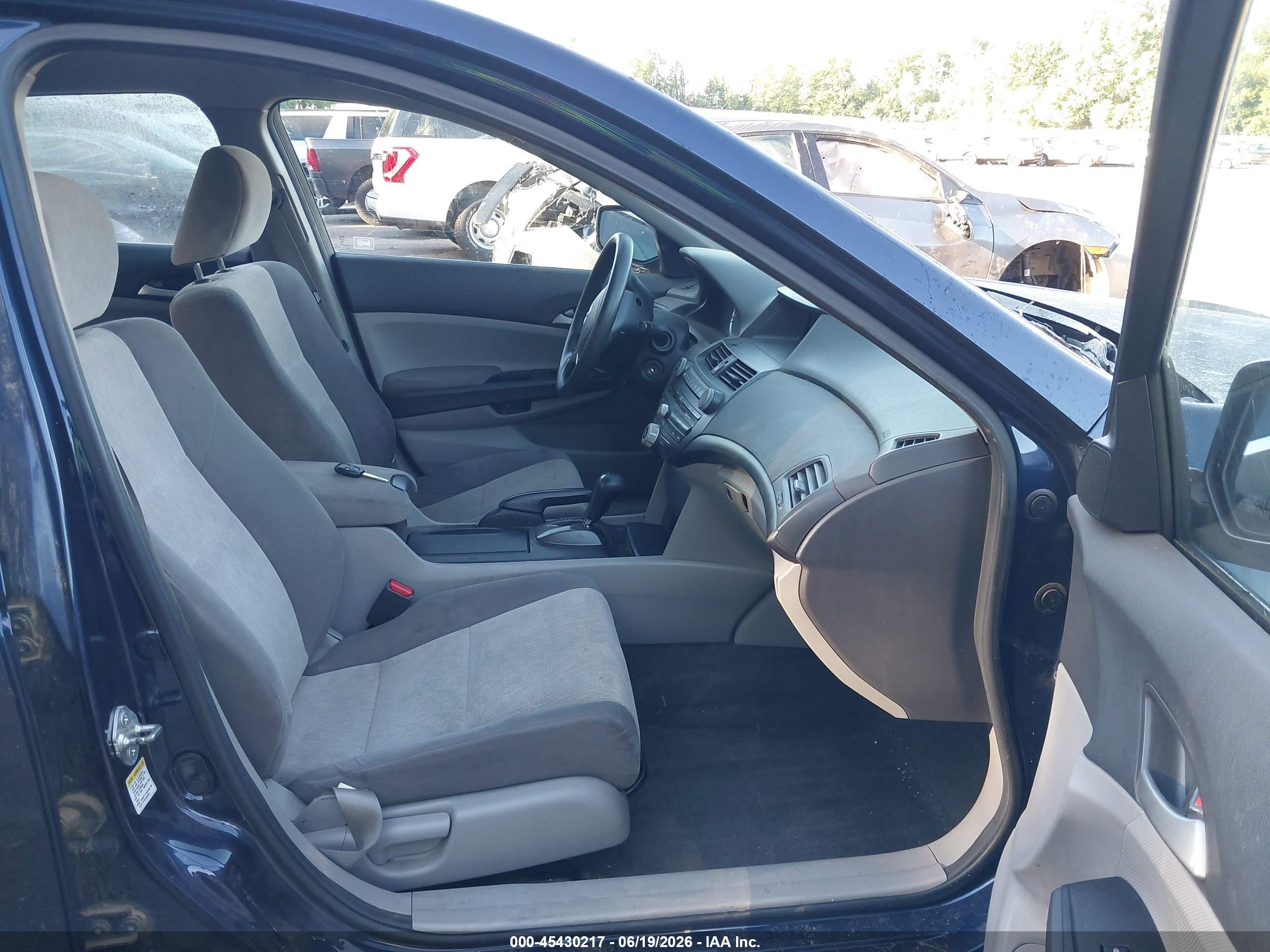 2010 Honda Accord 2.4 Lx Navy vin: 1HGCP2F39AA130877