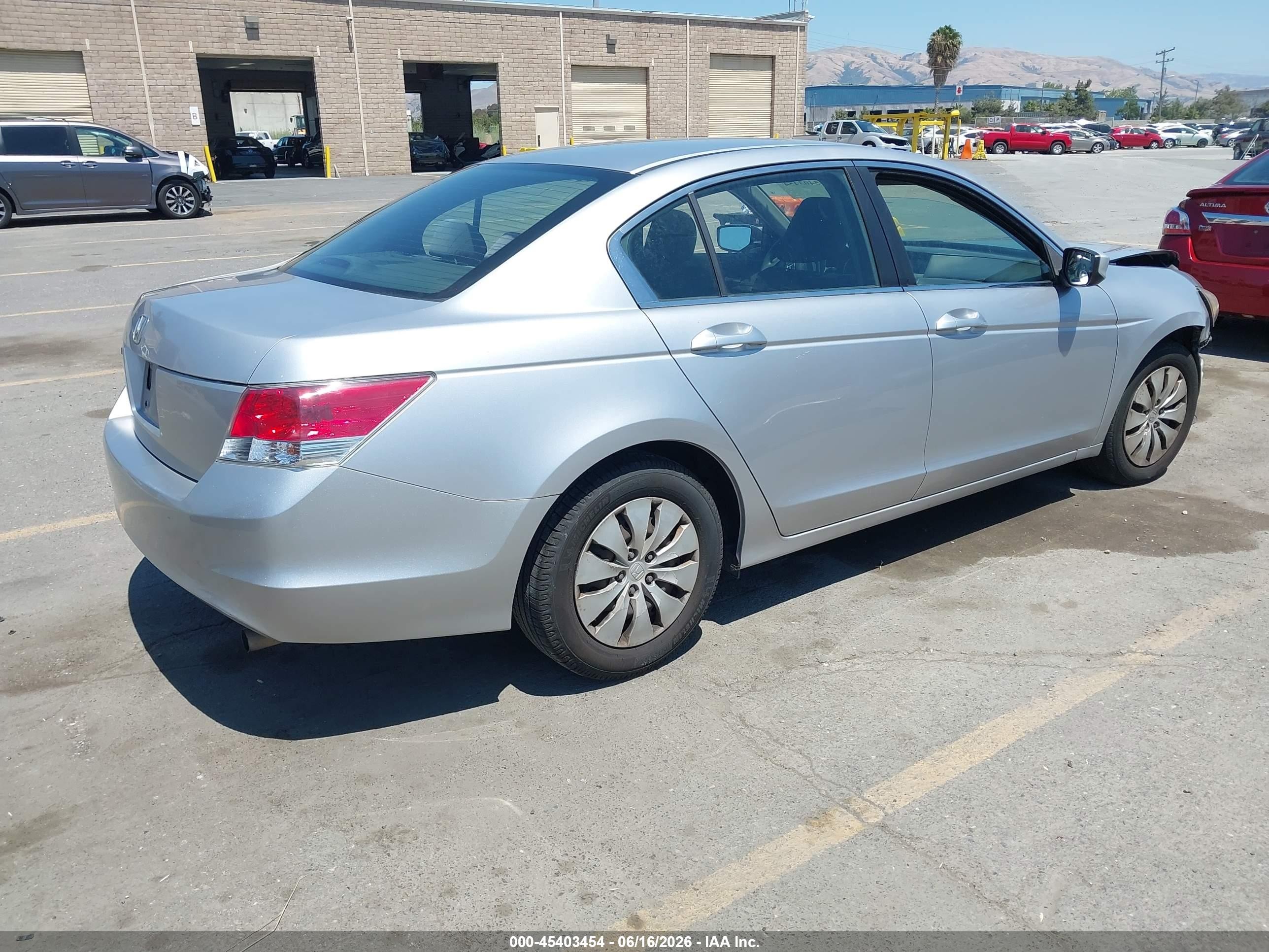 2010 Honda Accord 2.4 Lx Silver vin: 1HGCP2F39AA133598
