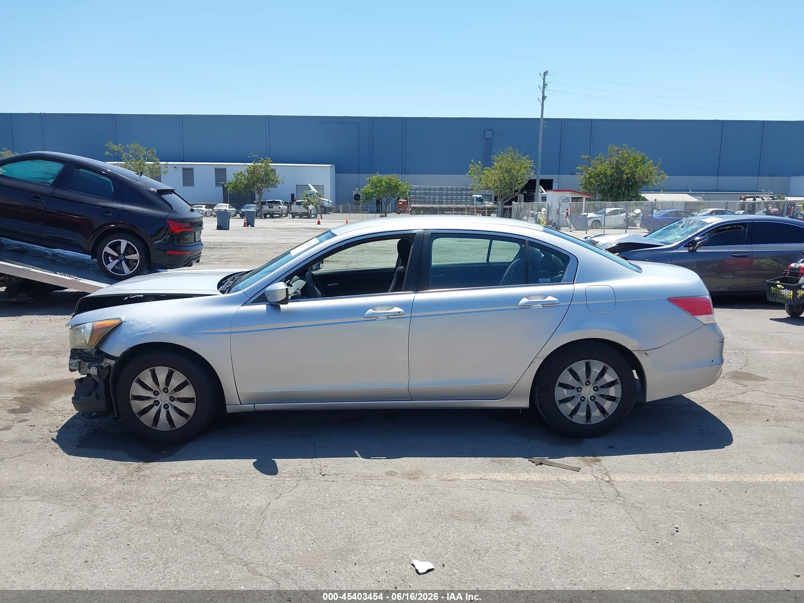 2010 Honda Accord 2.4 Lx Silver vin: 1HGCP2F39AA133598