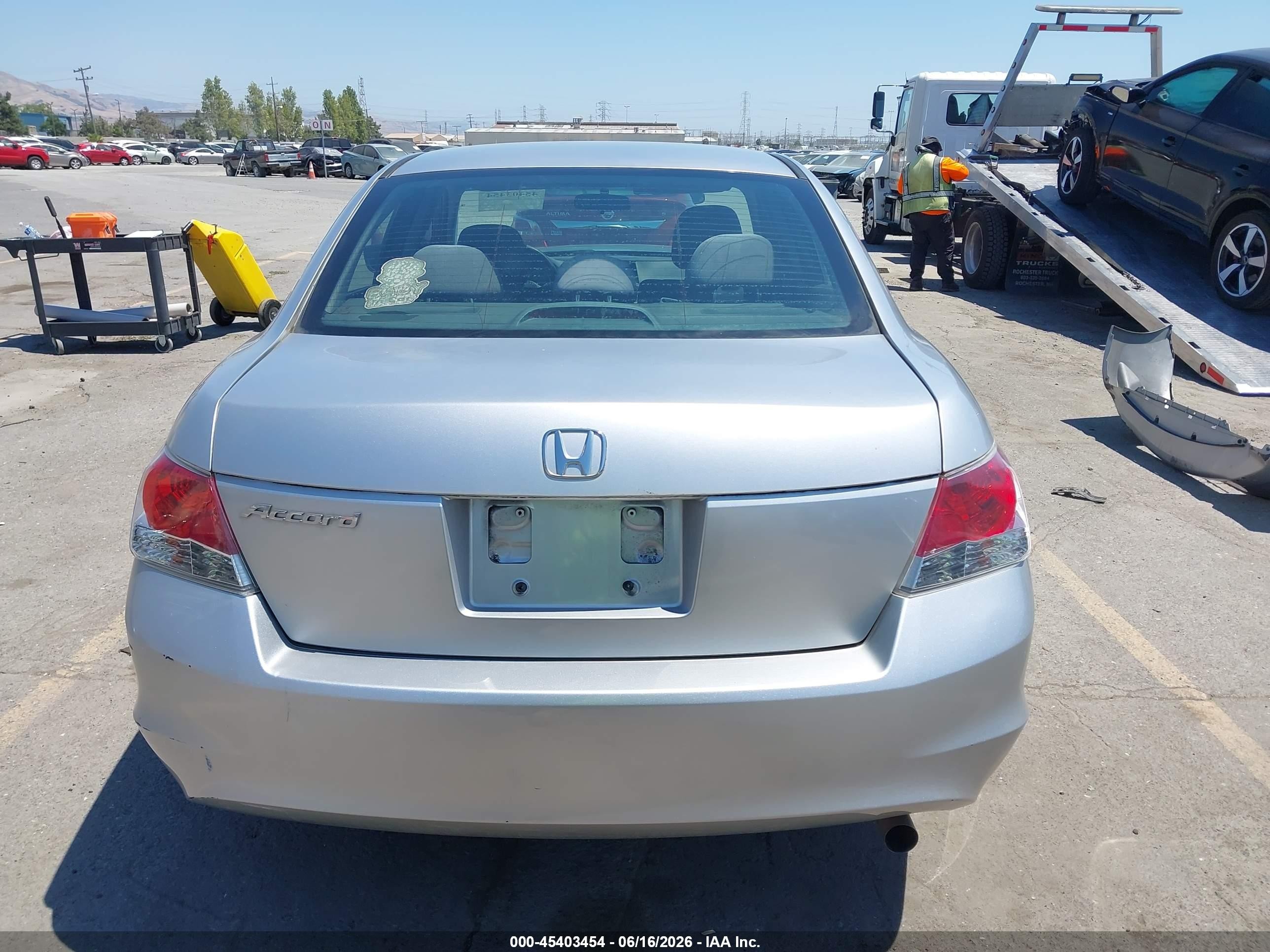 2010 Honda Accord 2.4 Lx Silver vin: 1HGCP2F39AA133598