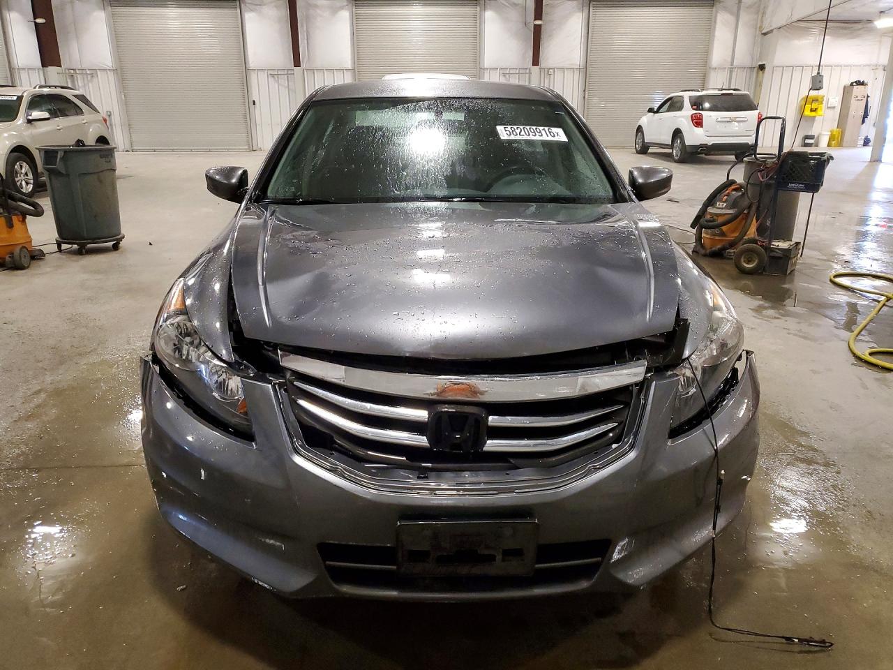 2011 Honda Accord Lx Серебряный vin: 1HGCP2F39BA030750