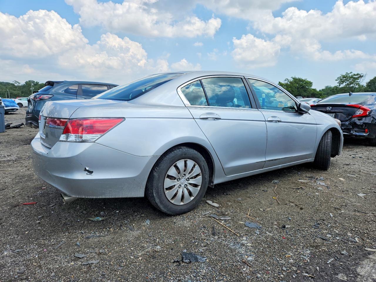 2011 Honda Accord Lx Silver vin: 1HGCP2F39BA054904