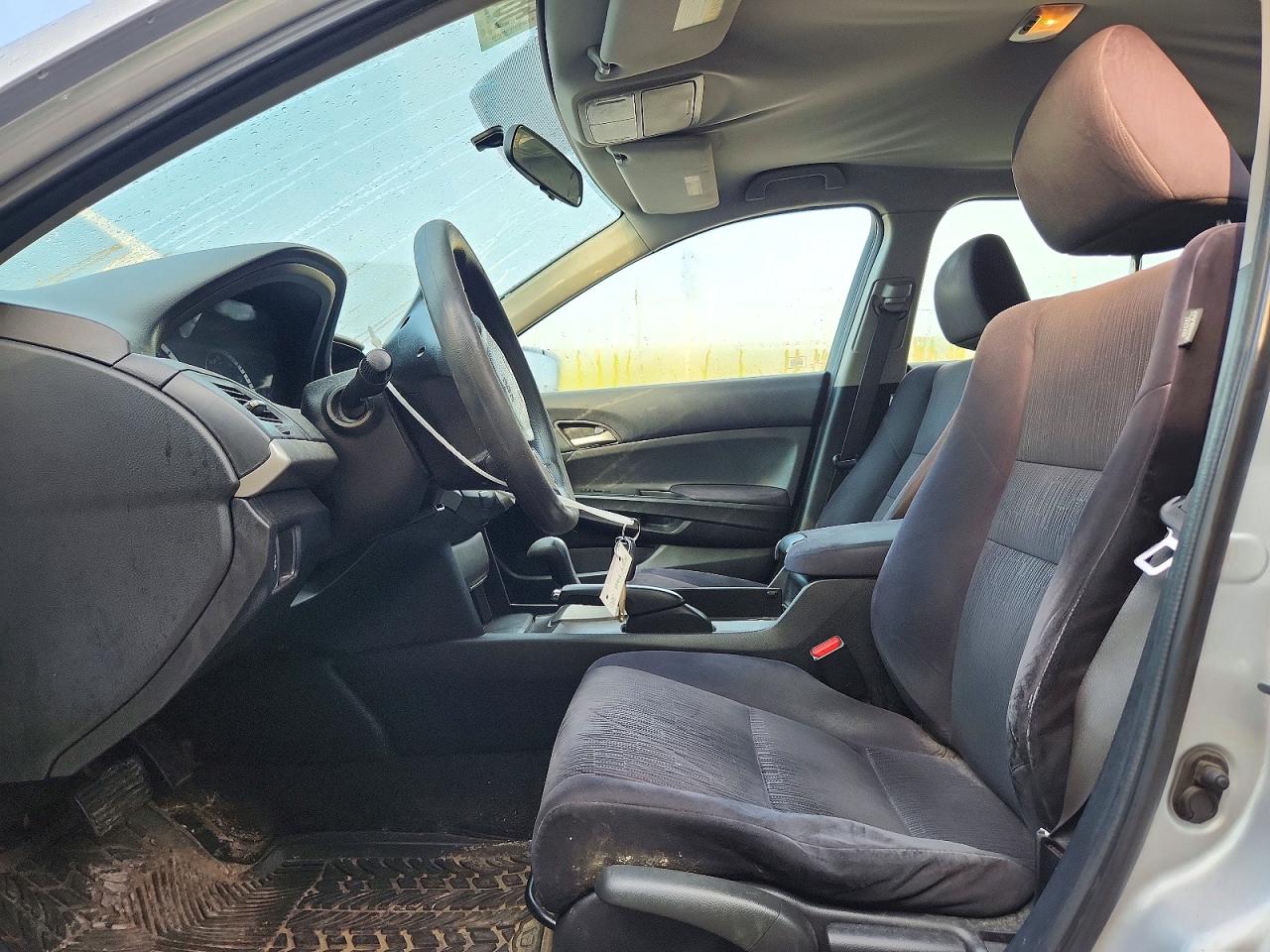 2011 Honda Accord Lx Silver vin: 1HGCP2F39BA102899