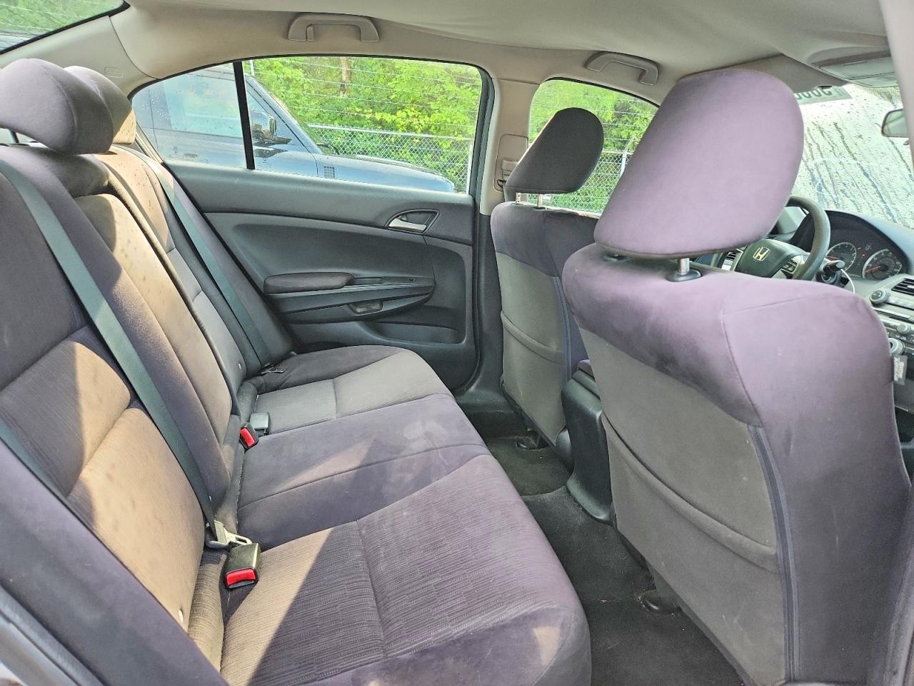 2011 Honda Accord Lx Silver vin: 1HGCP2F39BA102899