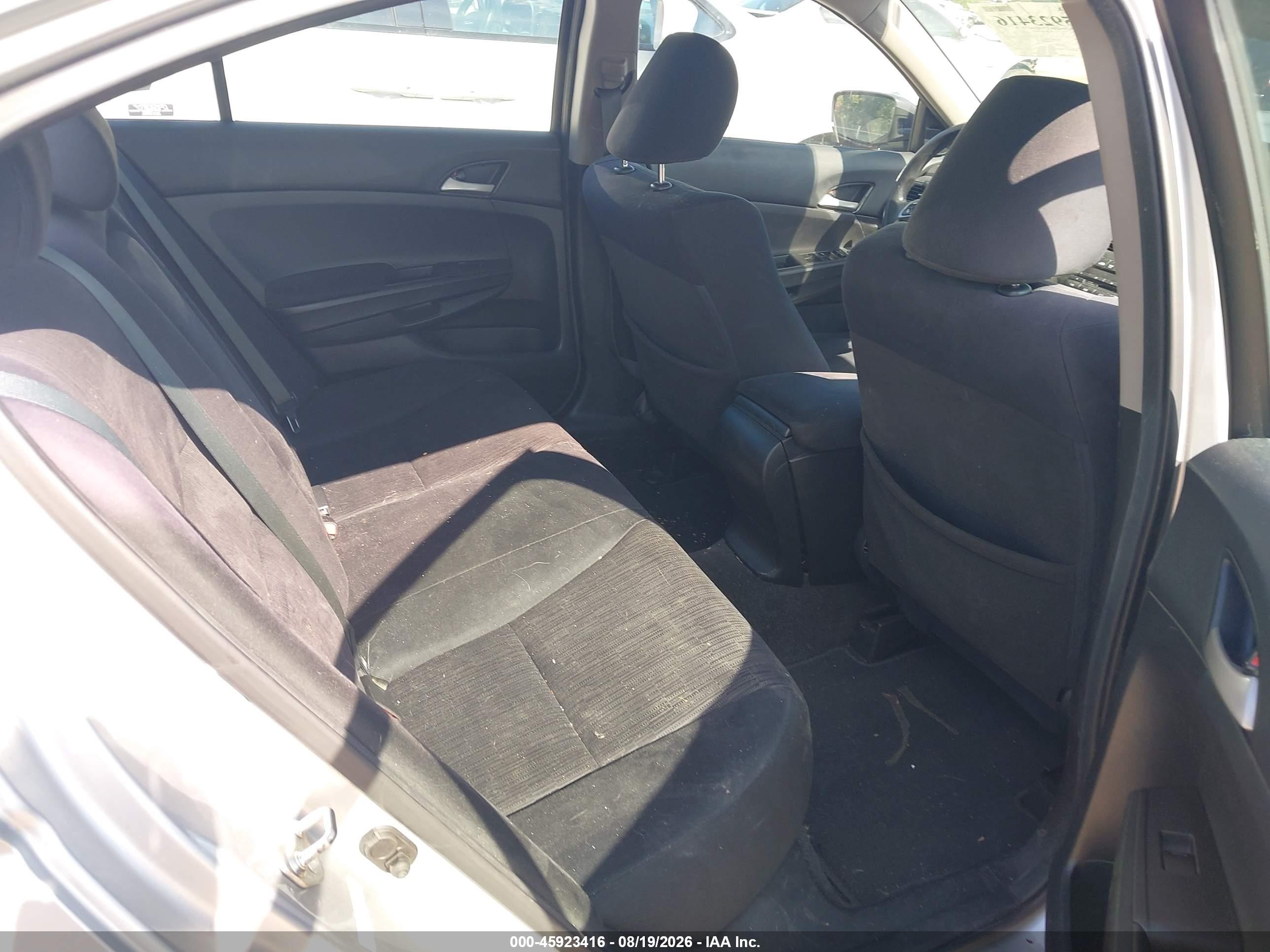 2012 Honda Accord Sdn Lx Серебряный vin: 1HGCP2F39CA240816