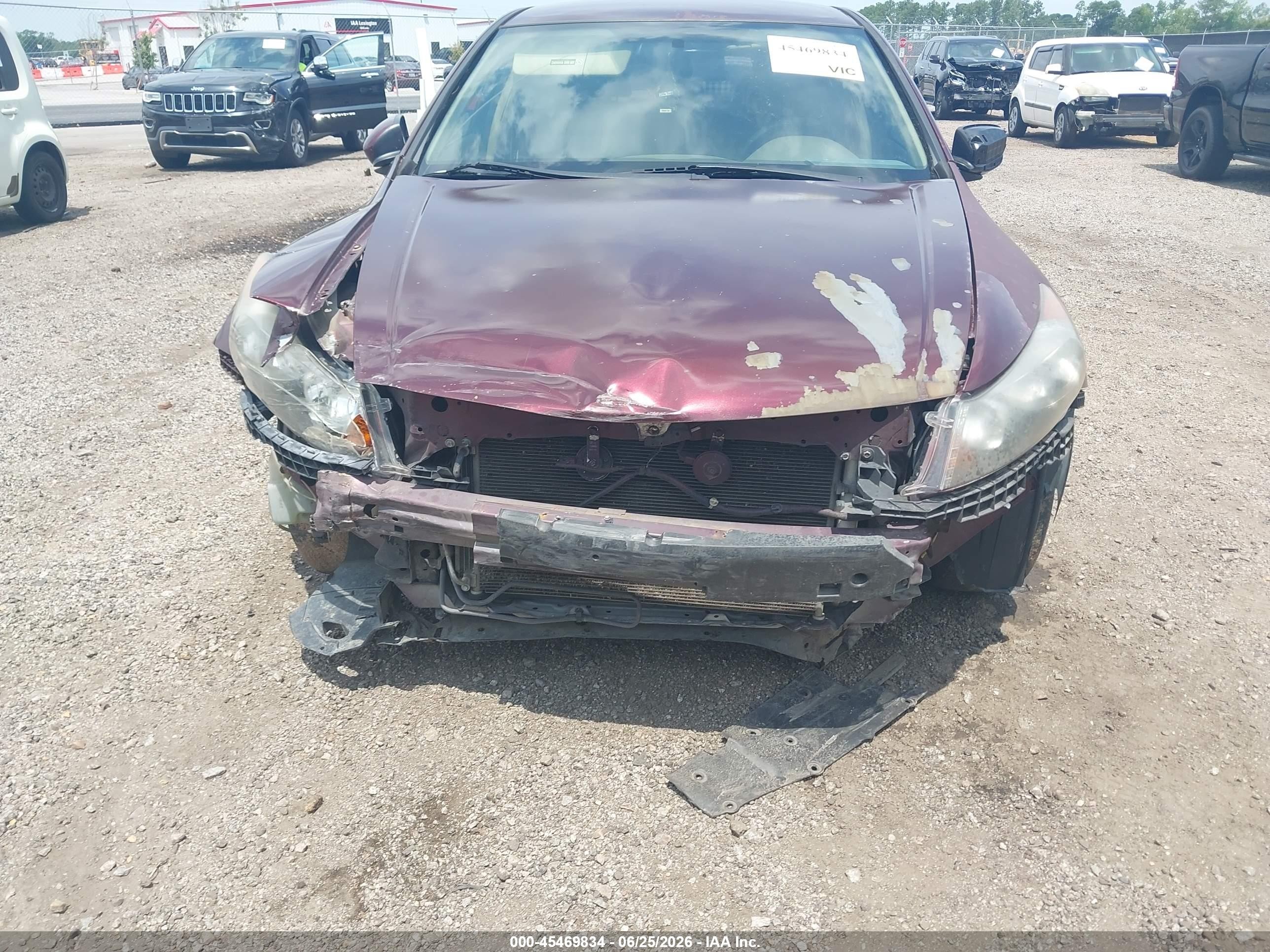 2010 Honda Accord 2.4 Lx Red vin: 1HGCP2F3XAA037625