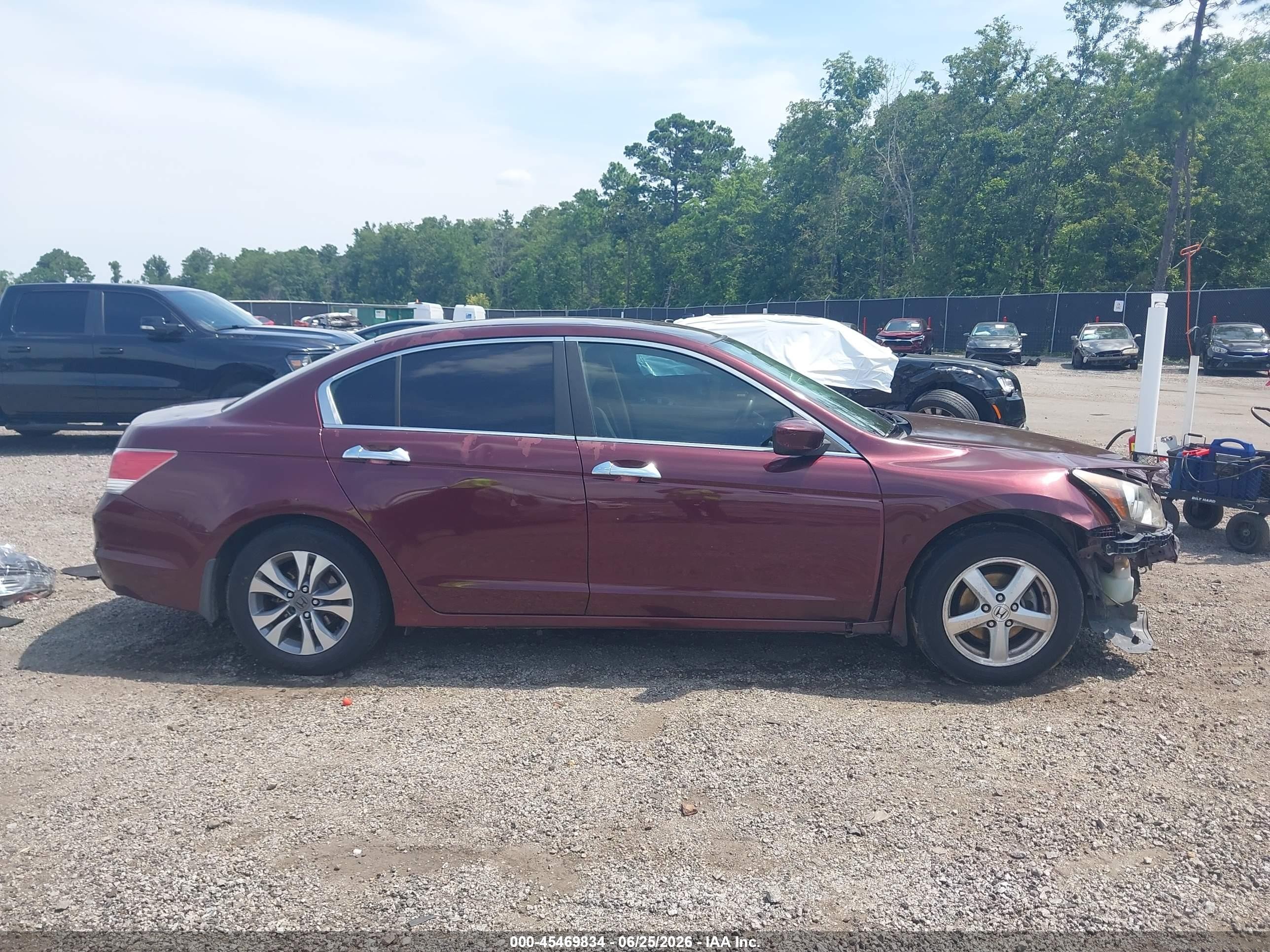 2010 Honda Accord 2.4 Lx Red vin: 1HGCP2F3XAA037625