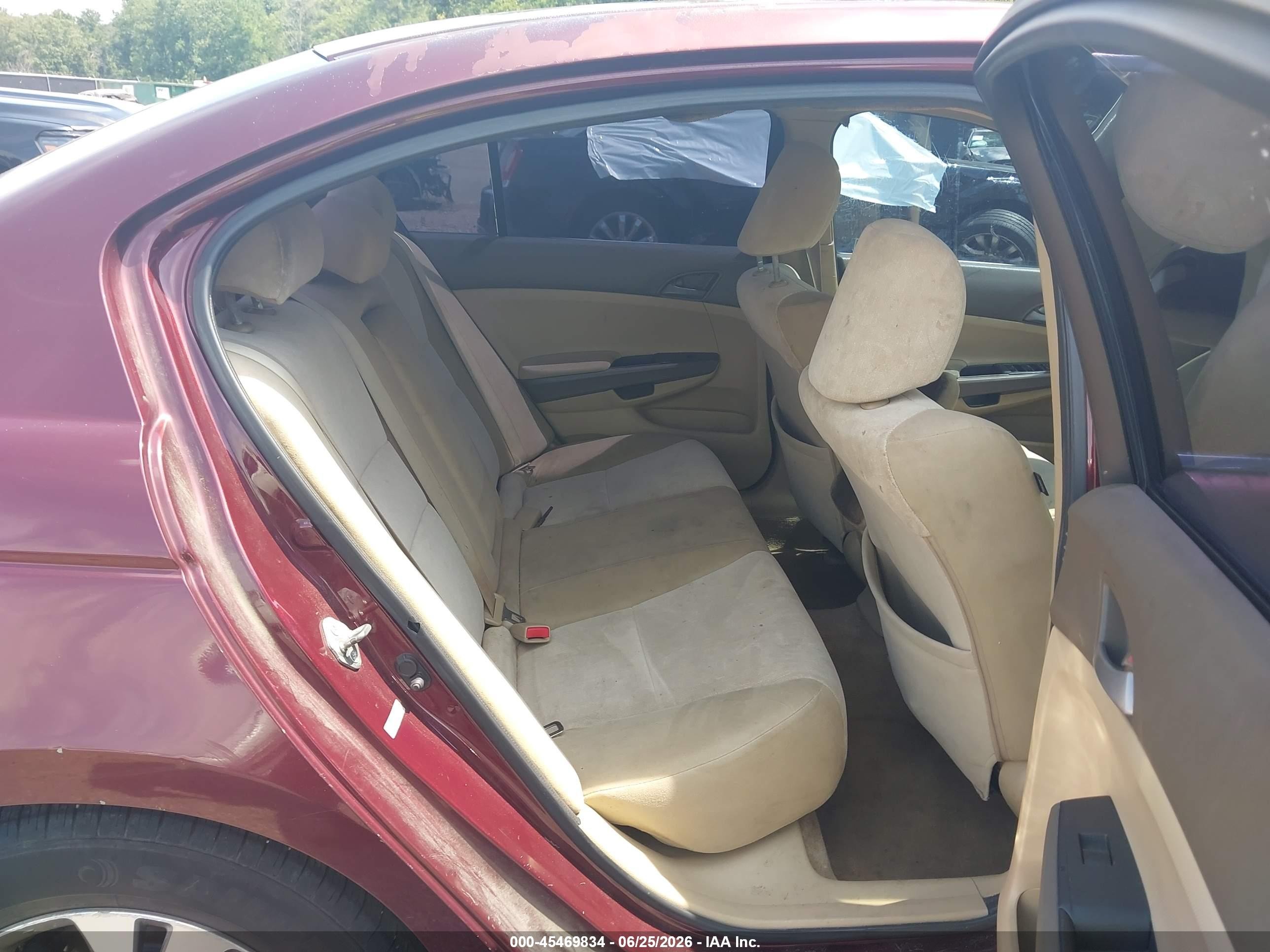 2010 Honda Accord 2.4 Lx Red vin: 1HGCP2F3XAA037625