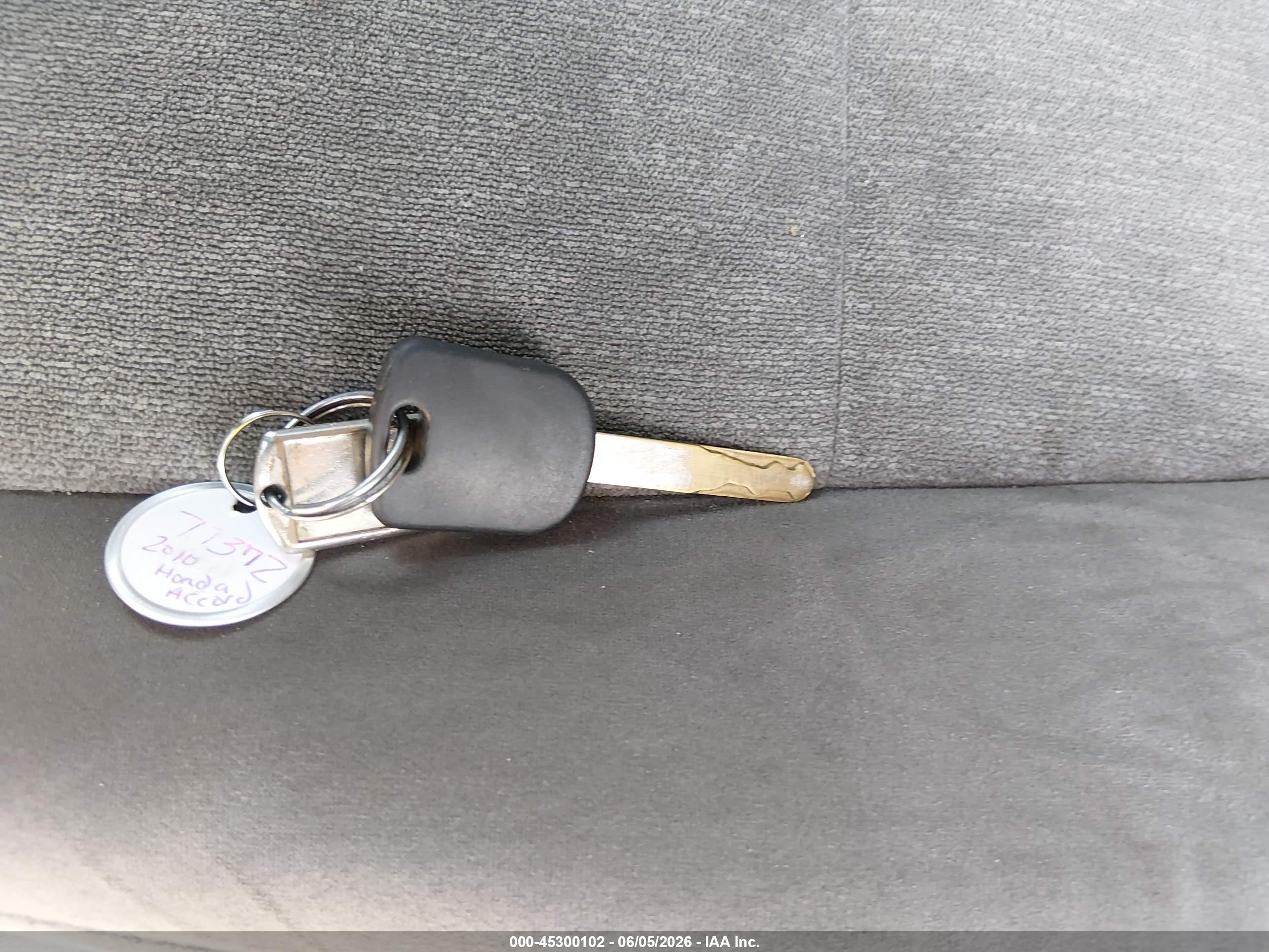 2010 Honda Accord 2.4 Lx Silver vin: 1HGCP2F3XAA068826