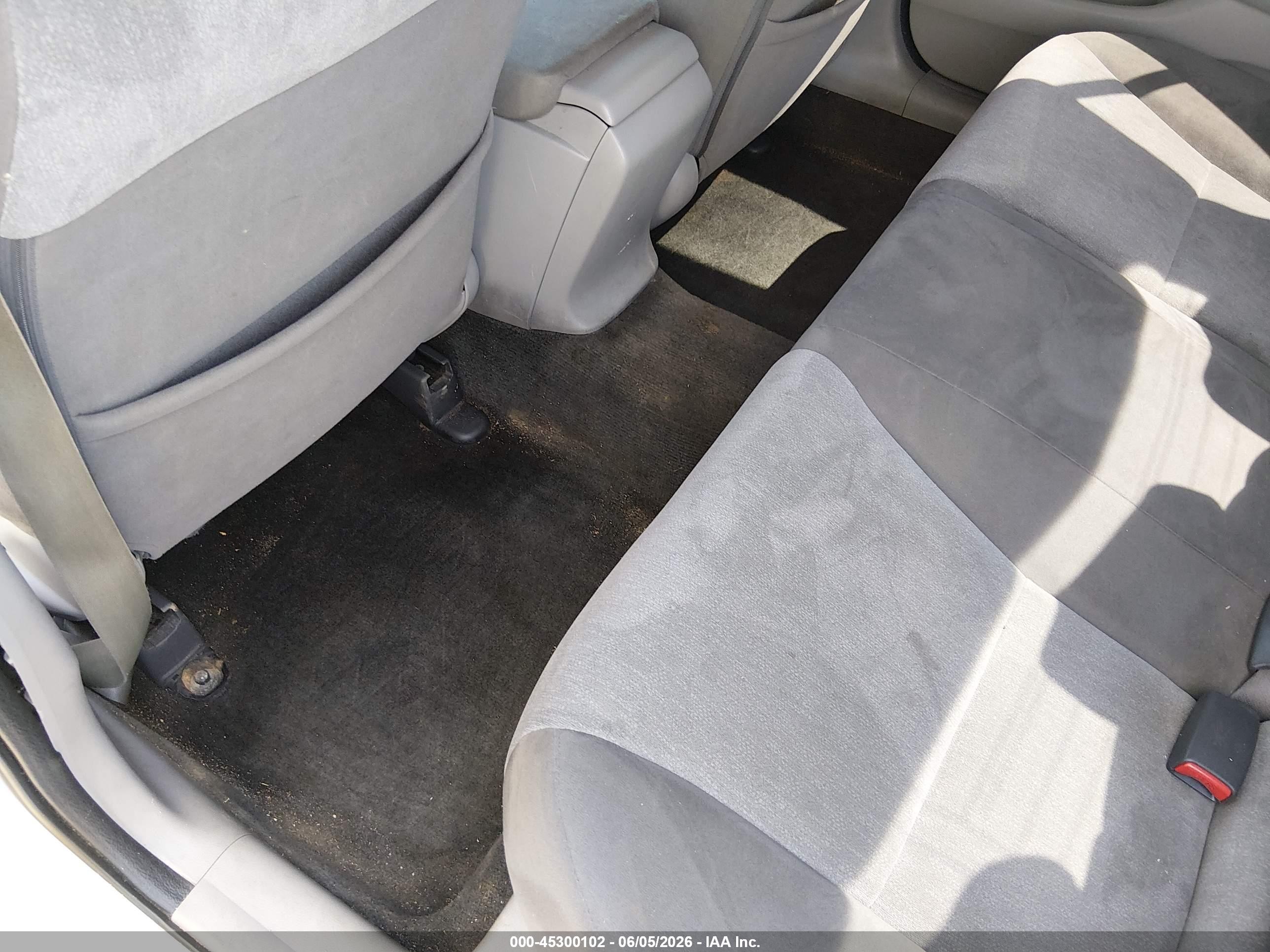 2010 Honda Accord 2.4 Lx Silver vin: 1HGCP2F3XAA068826