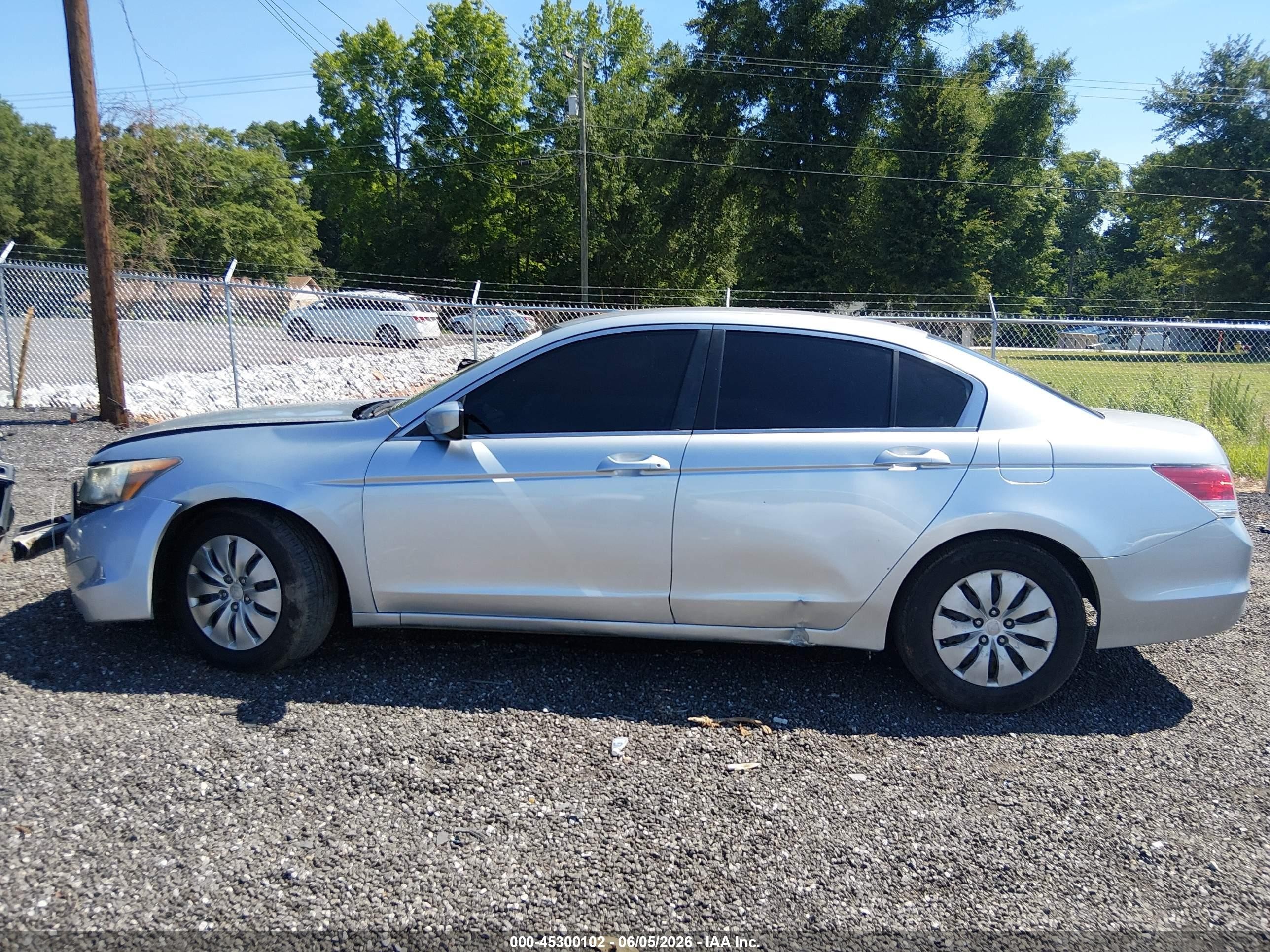 2010 Honda Accord 2.4 Lx Silver vin: 1HGCP2F3XAA068826