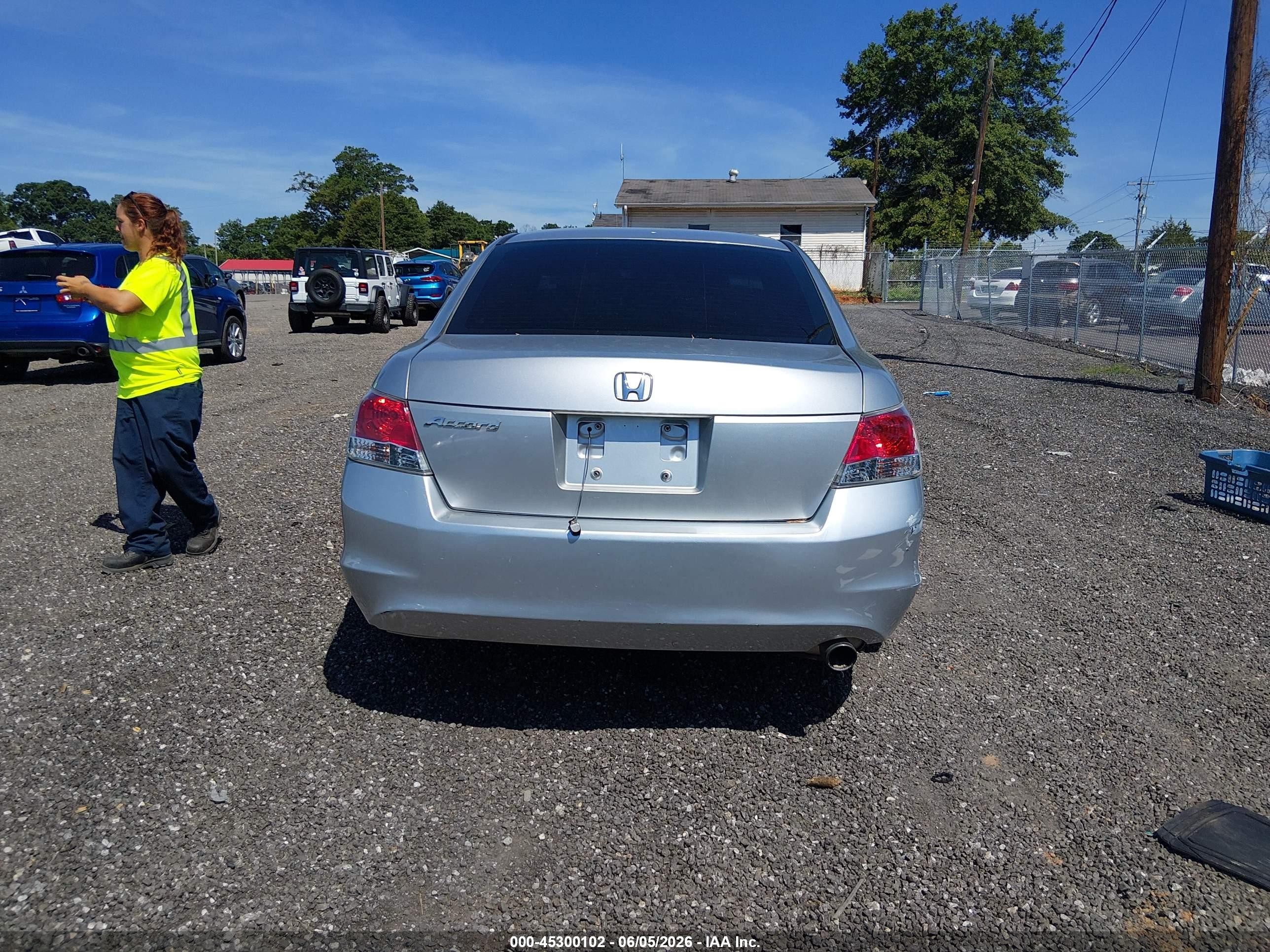 2010 Honda Accord 2.4 Lx Silver vin: 1HGCP2F3XAA068826