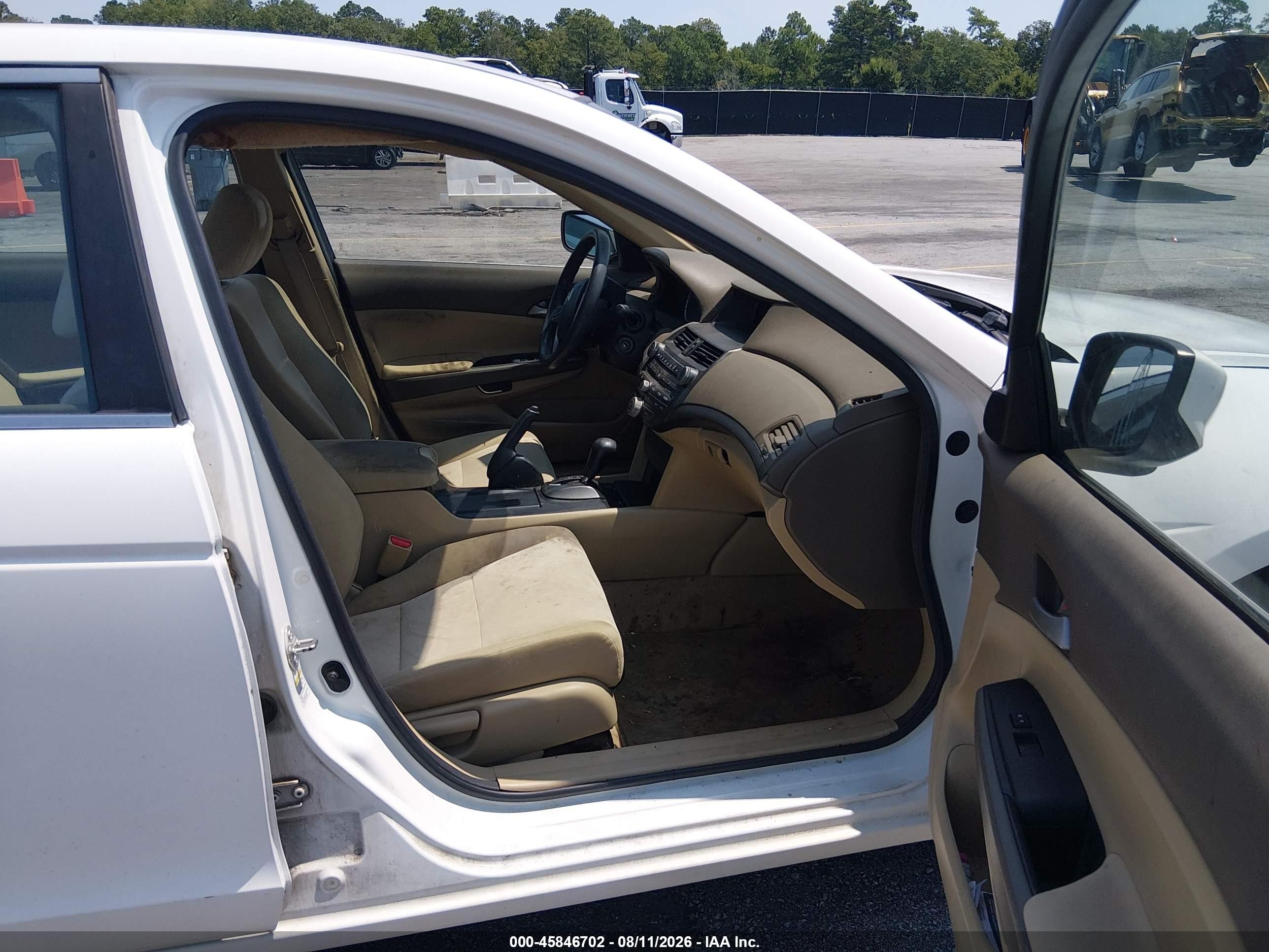 2010 Honda Accord 2.4 Lx White vin: 1HGCP2F3XAA153942
