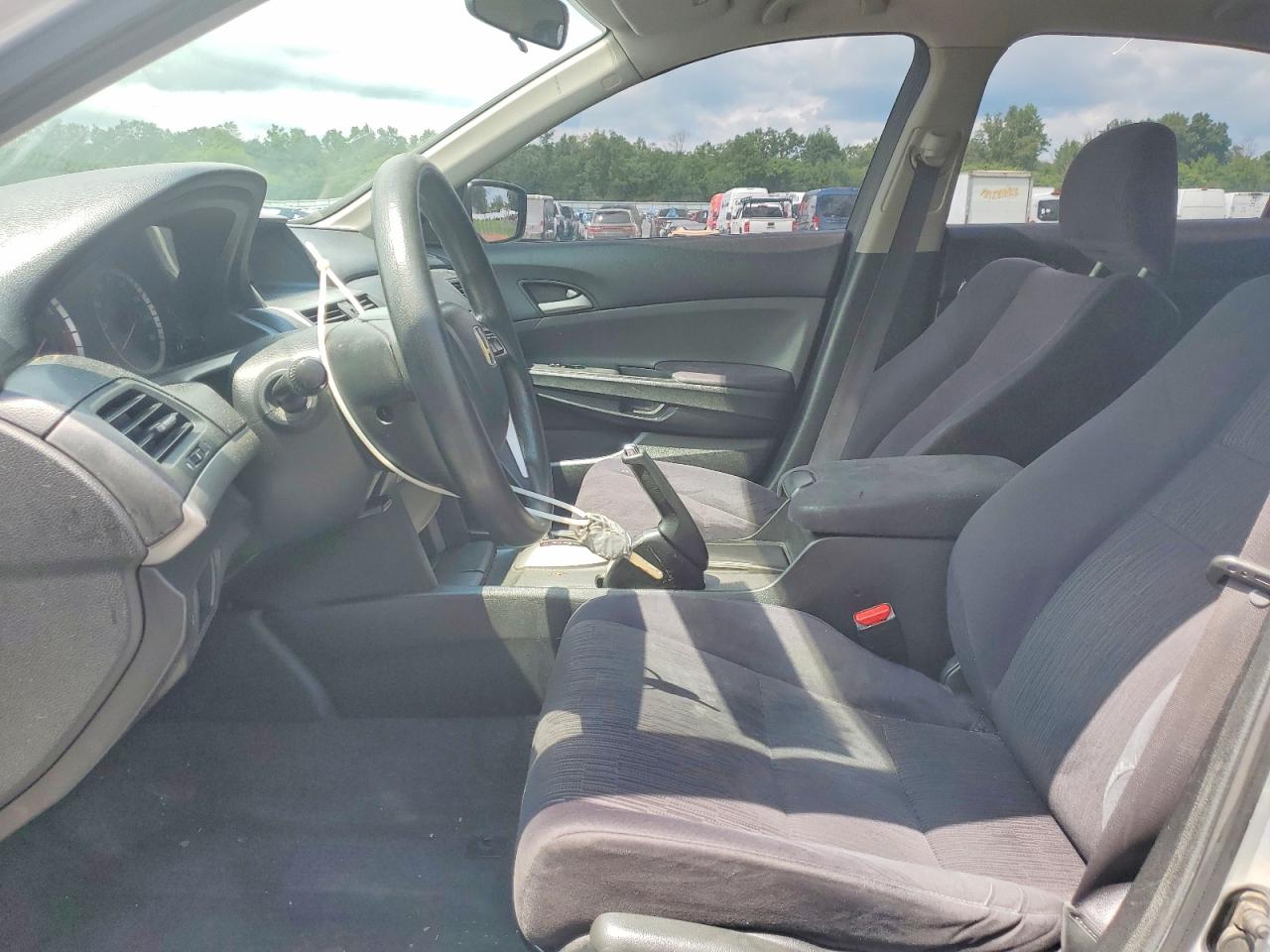 2011 Honda Accord Lx Silver vin: 1HGCP2F3XBA037626