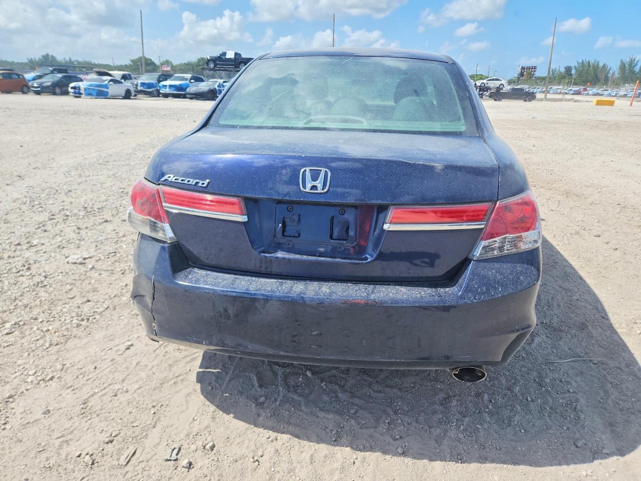 2011 Honda Accord Lx Blue vin: 1HGCP2F3XBA040011