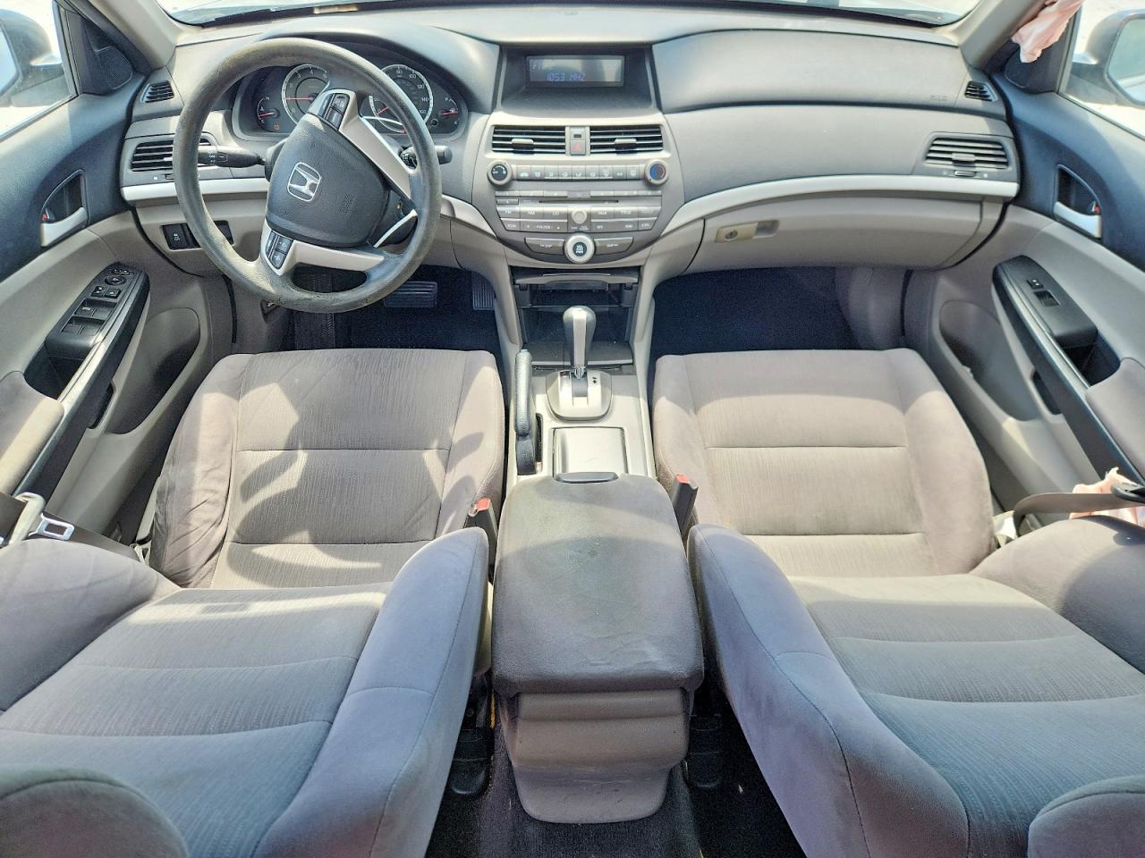 2011 Honda Accord Lx Silver vin: 1HGCP2F3XBA092299