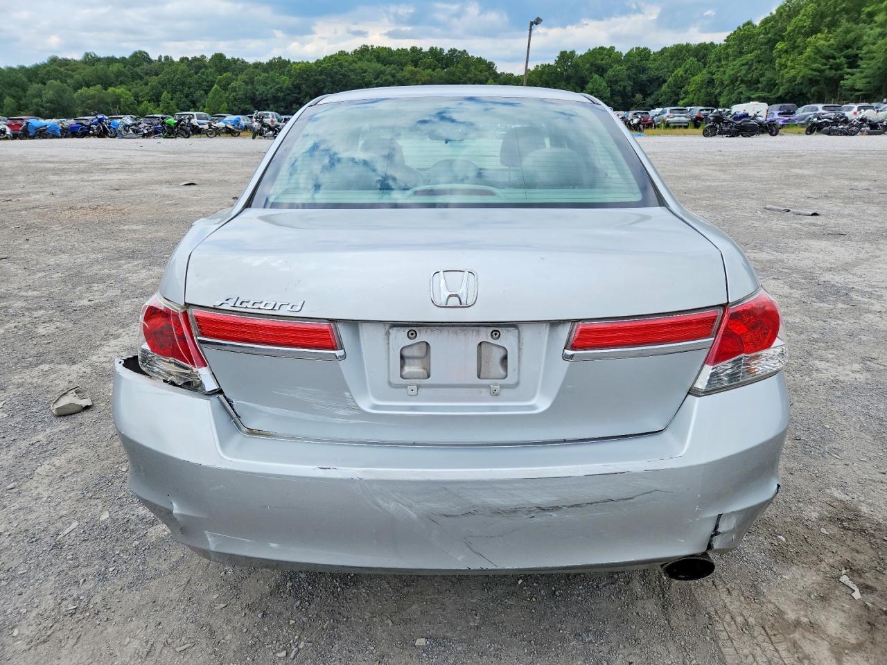 2012 Honda Accord Lx Silver vin: 1HGCP2F3XCA076895