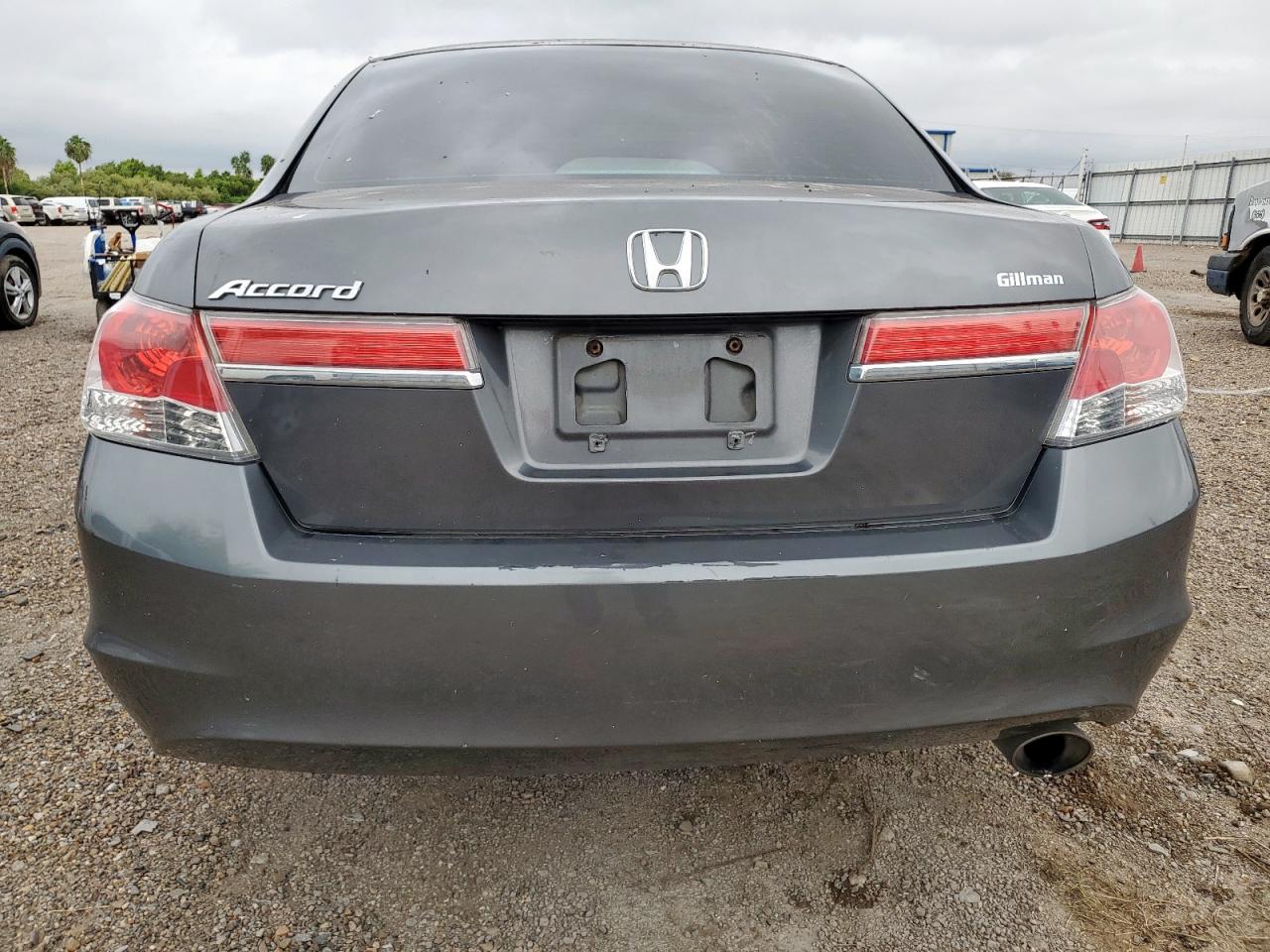 2012 Honda Uk Gray vin: 1HGCP2F3XCA166290