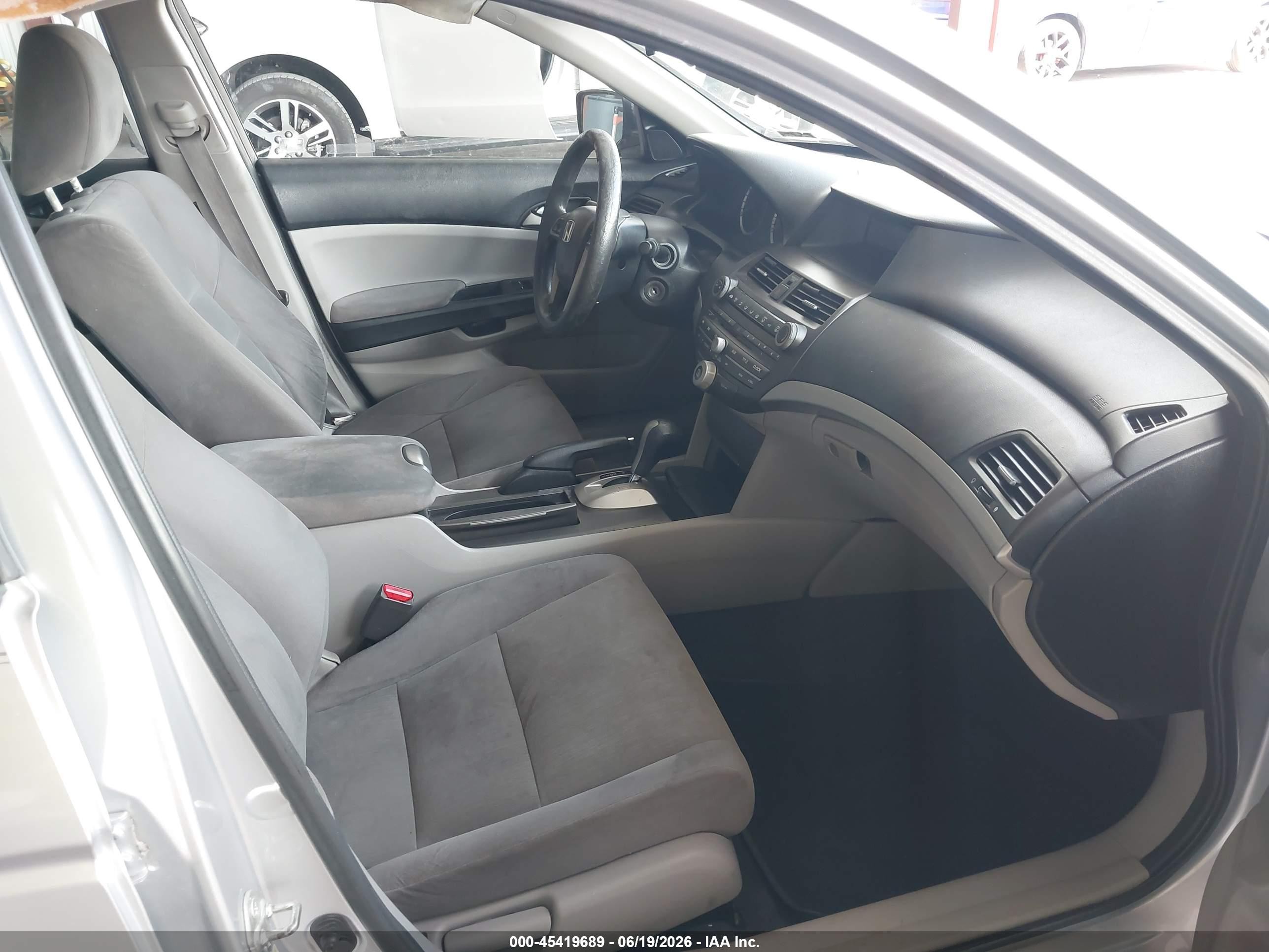 2011 Honda Accord 2.4 Lx-p Silver vin: 1HGCP2F40BA022349