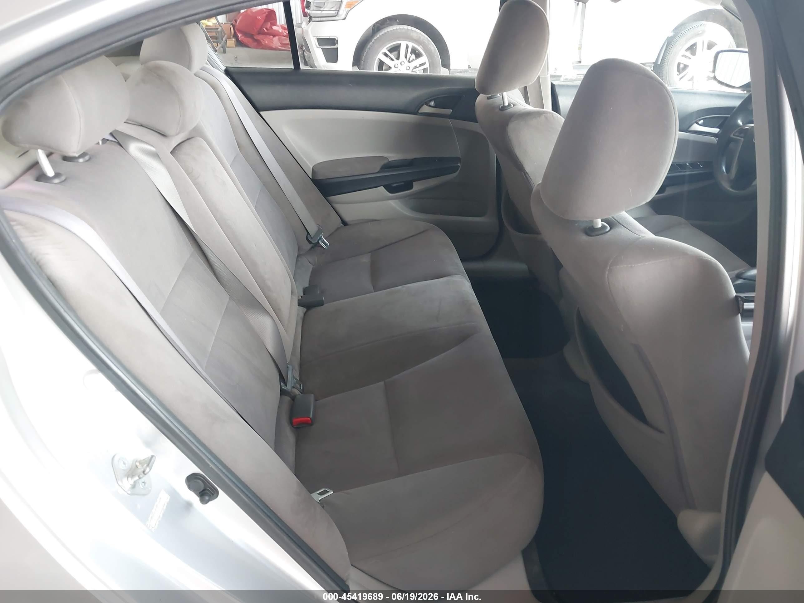 2011 Honda Accord 2.4 Lx-p Silver vin: 1HGCP2F40BA022349